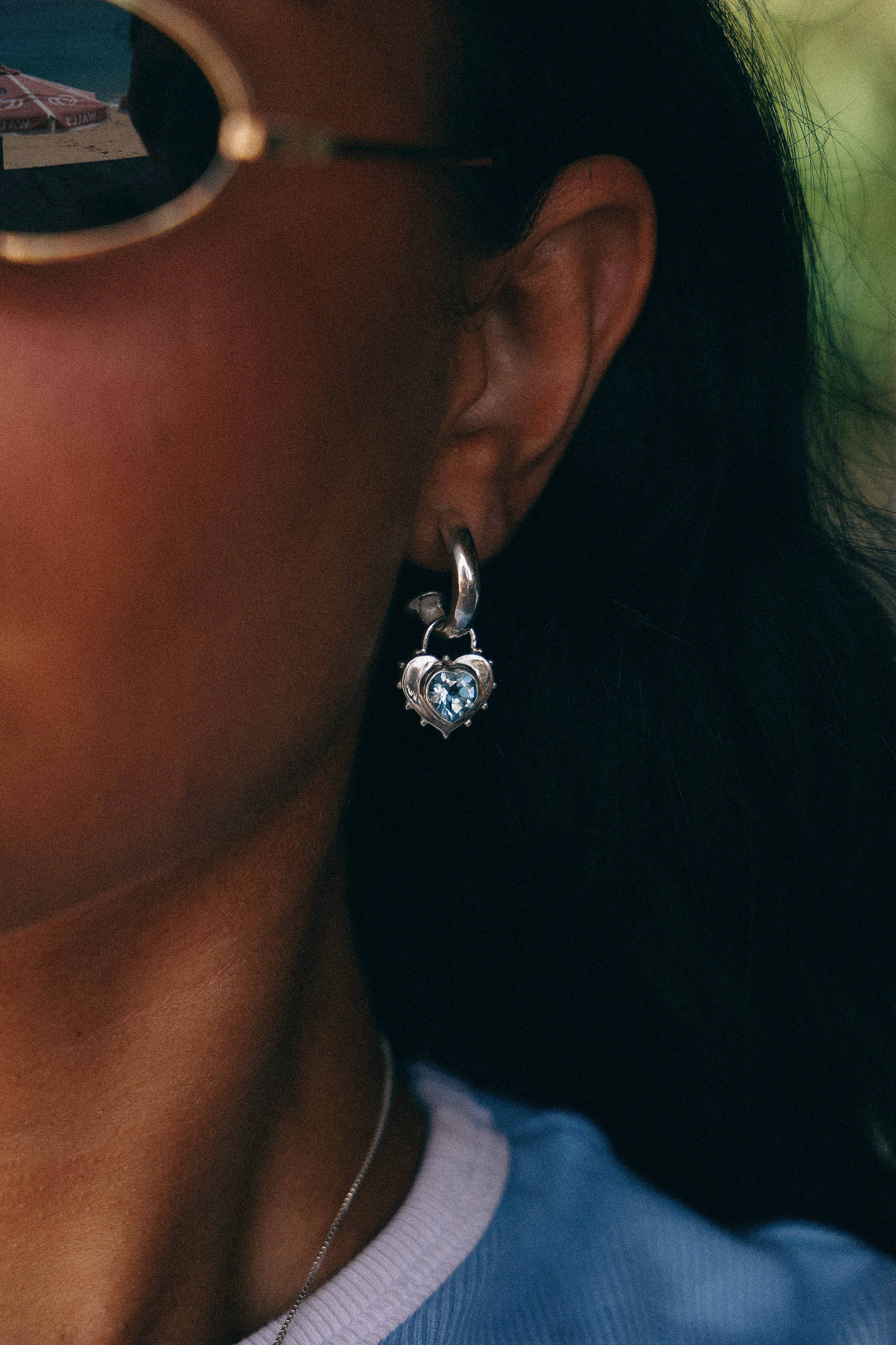 AROS CORAZON DE PLATA Y TOPACIO CELESTE