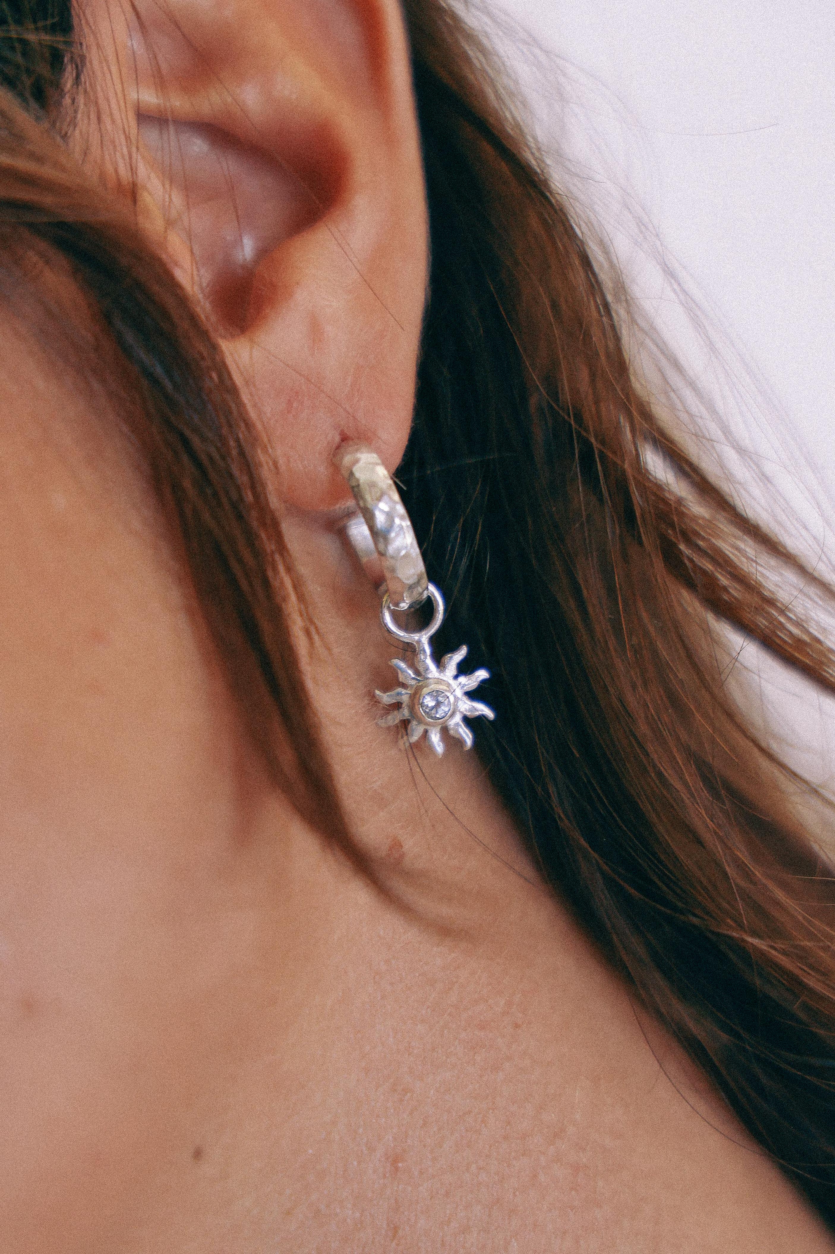 AROS AUREA DE PLATA Y TOPACIO BLANCO