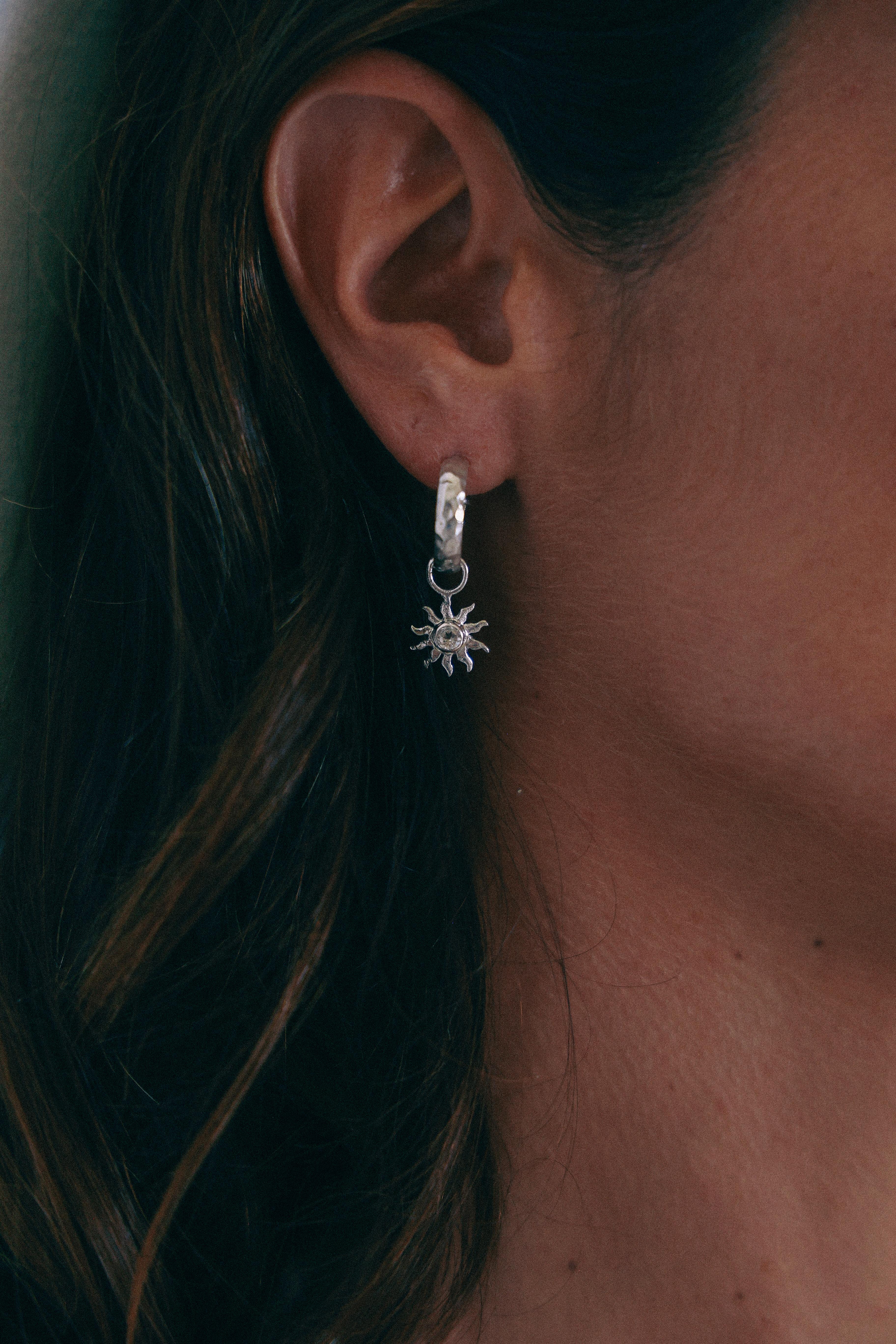 AROS AUREA DE PLATA Y TOPACIO BLANCO