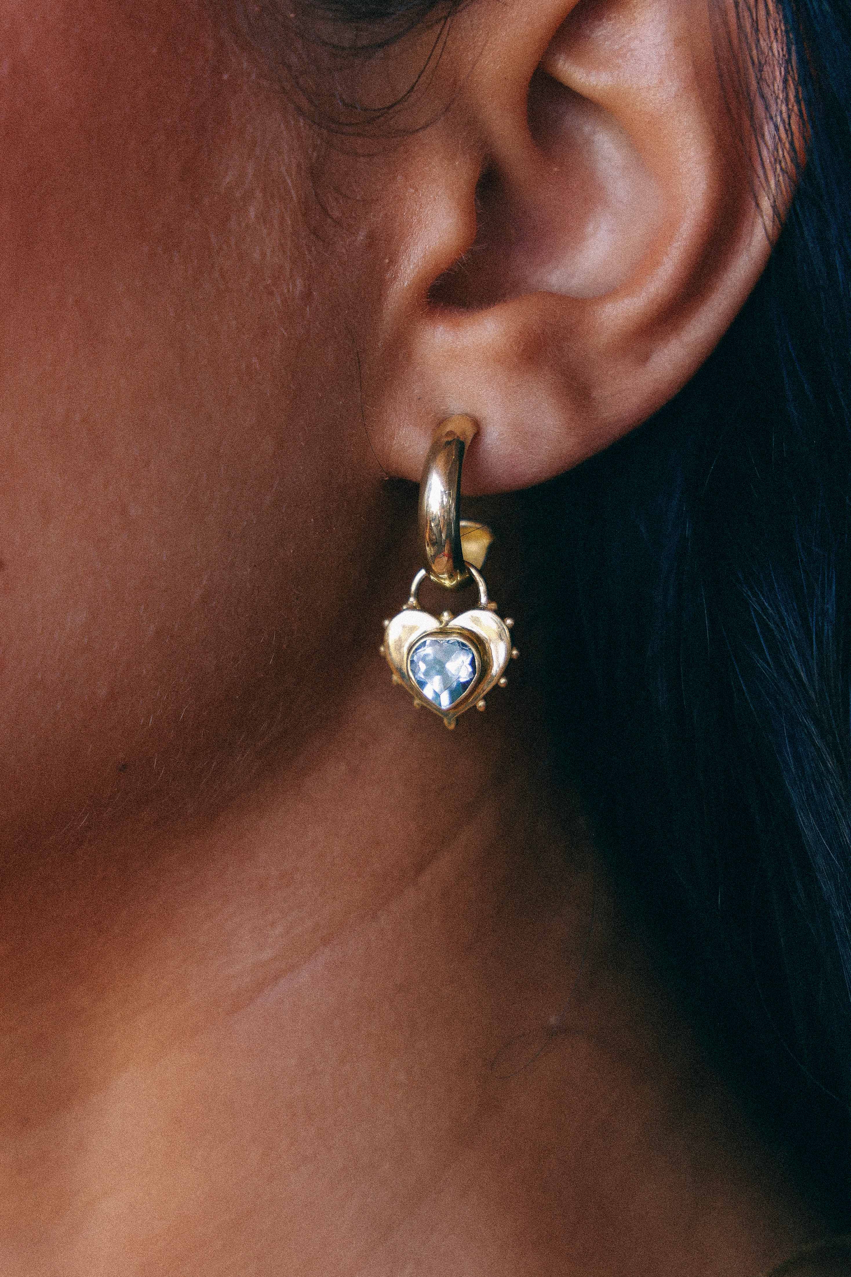 AROS CORAZON TOPACIO GOLD