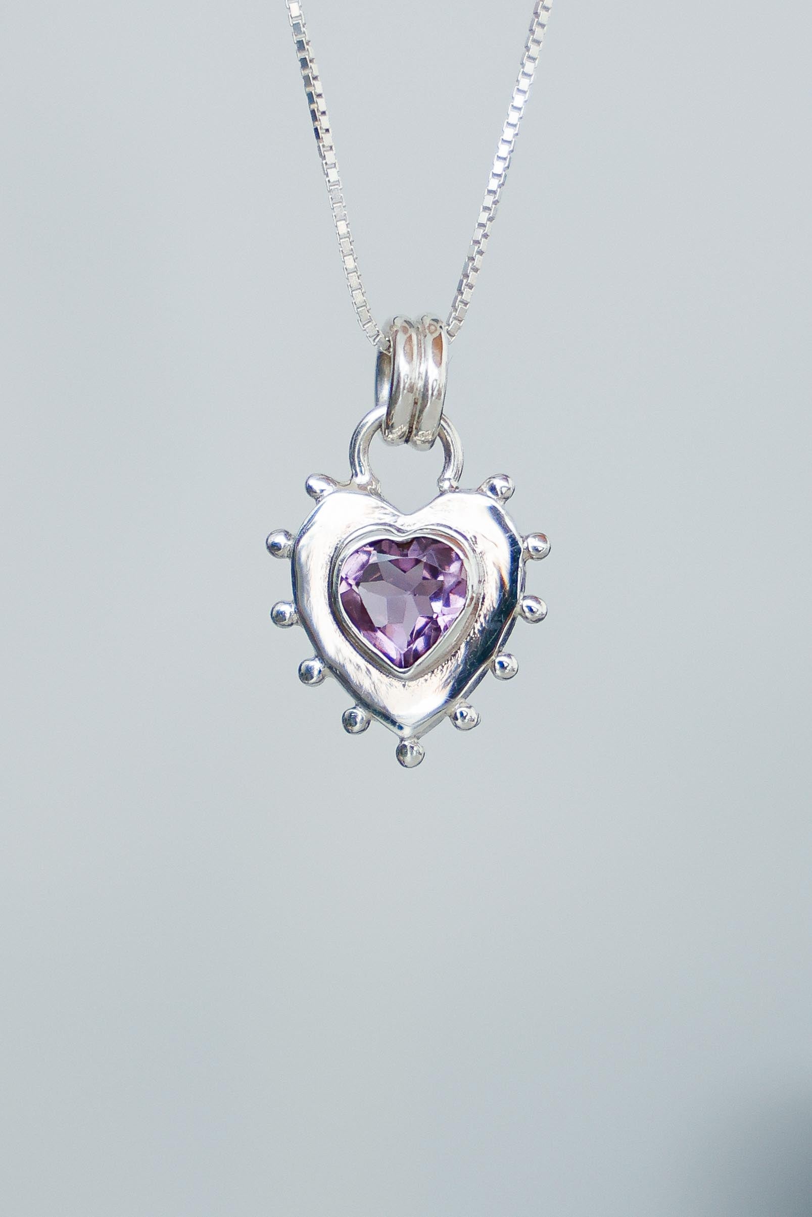 COLLAR CORAZON PLATA Y AMATISTA