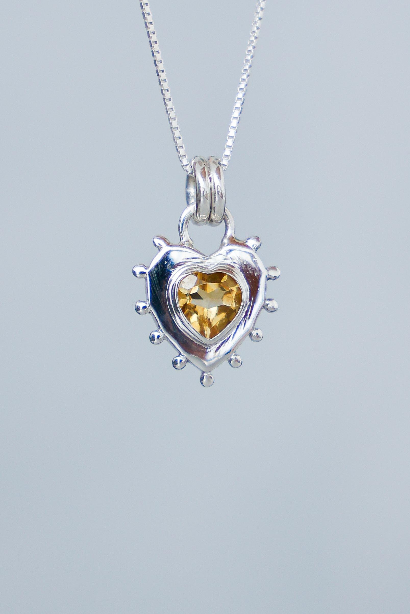 COLLAR CORAZON PLATA Y CITRINO