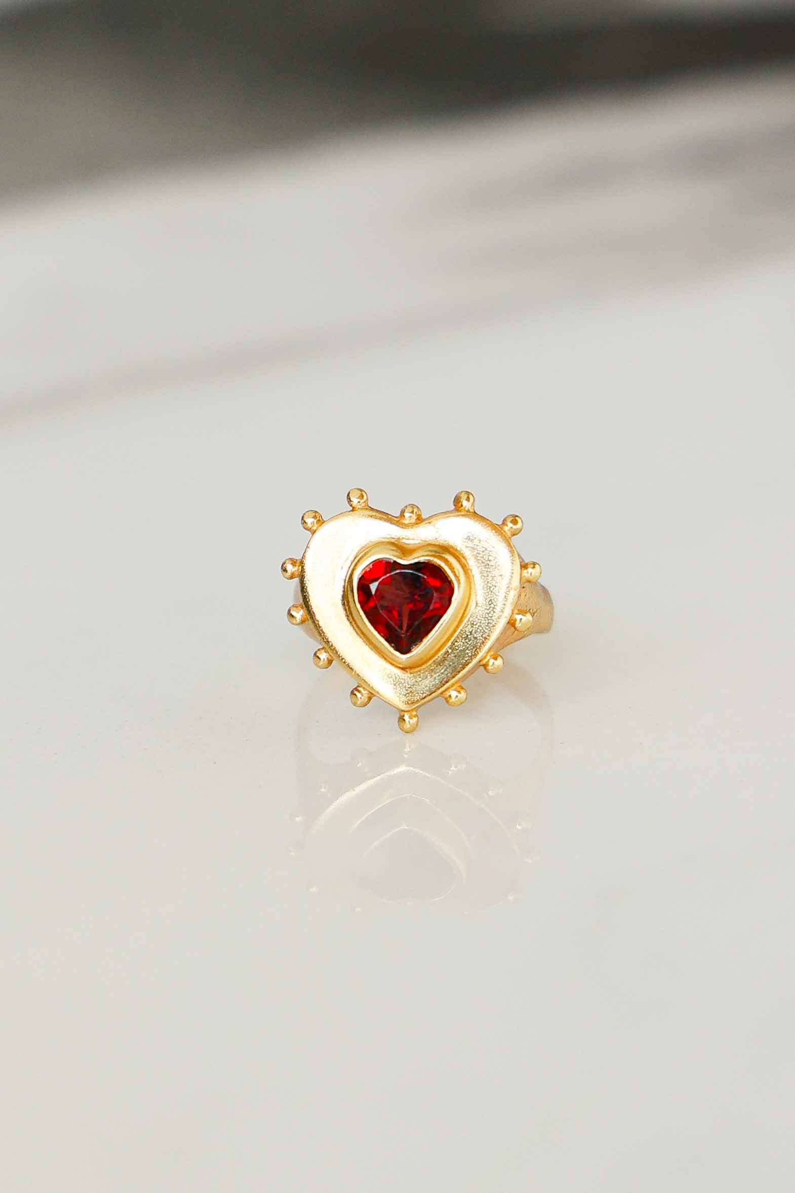 ANILLO CORAZON GRANATE GOLD