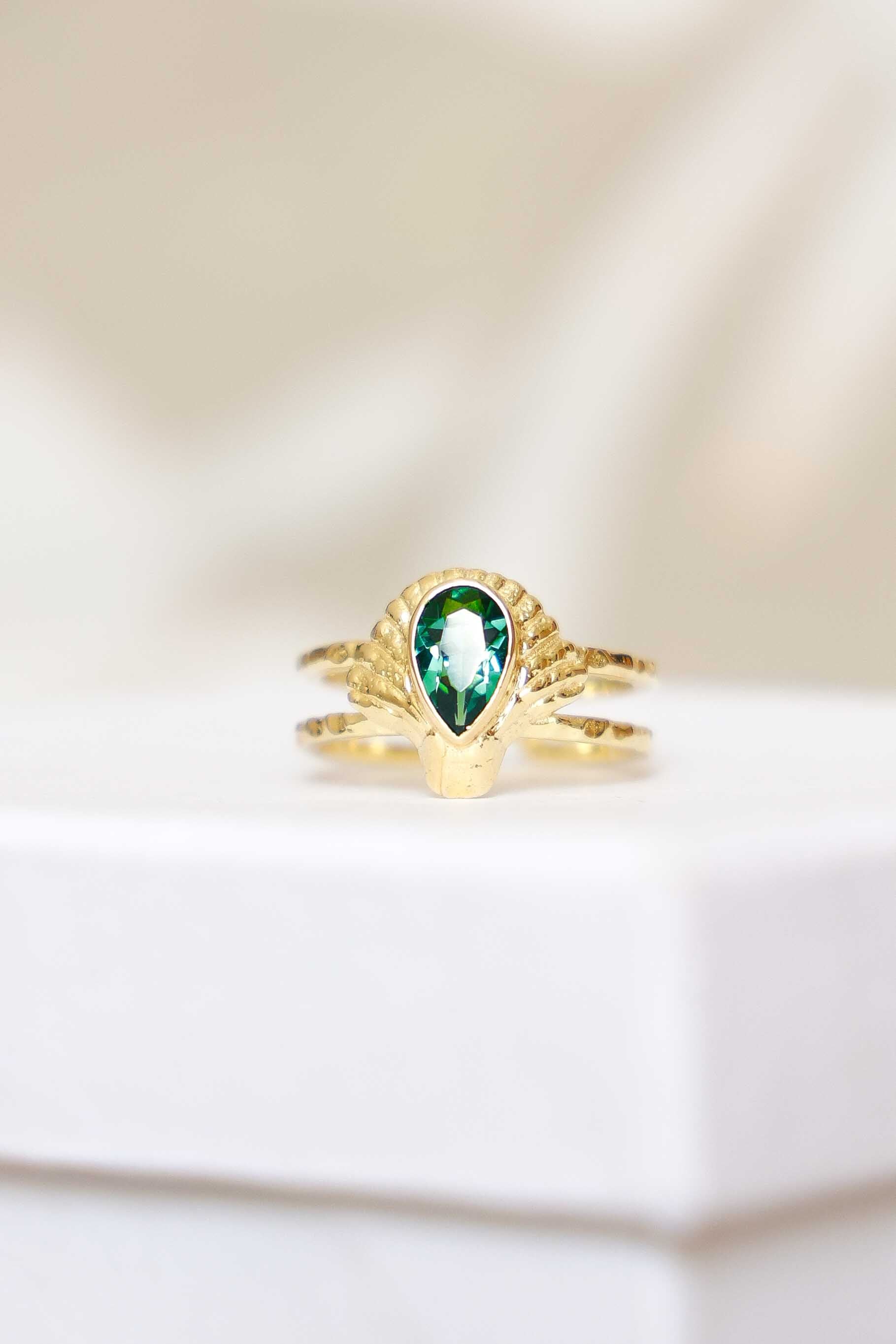 ANILLO CLAM CUARZO VERDE ORO