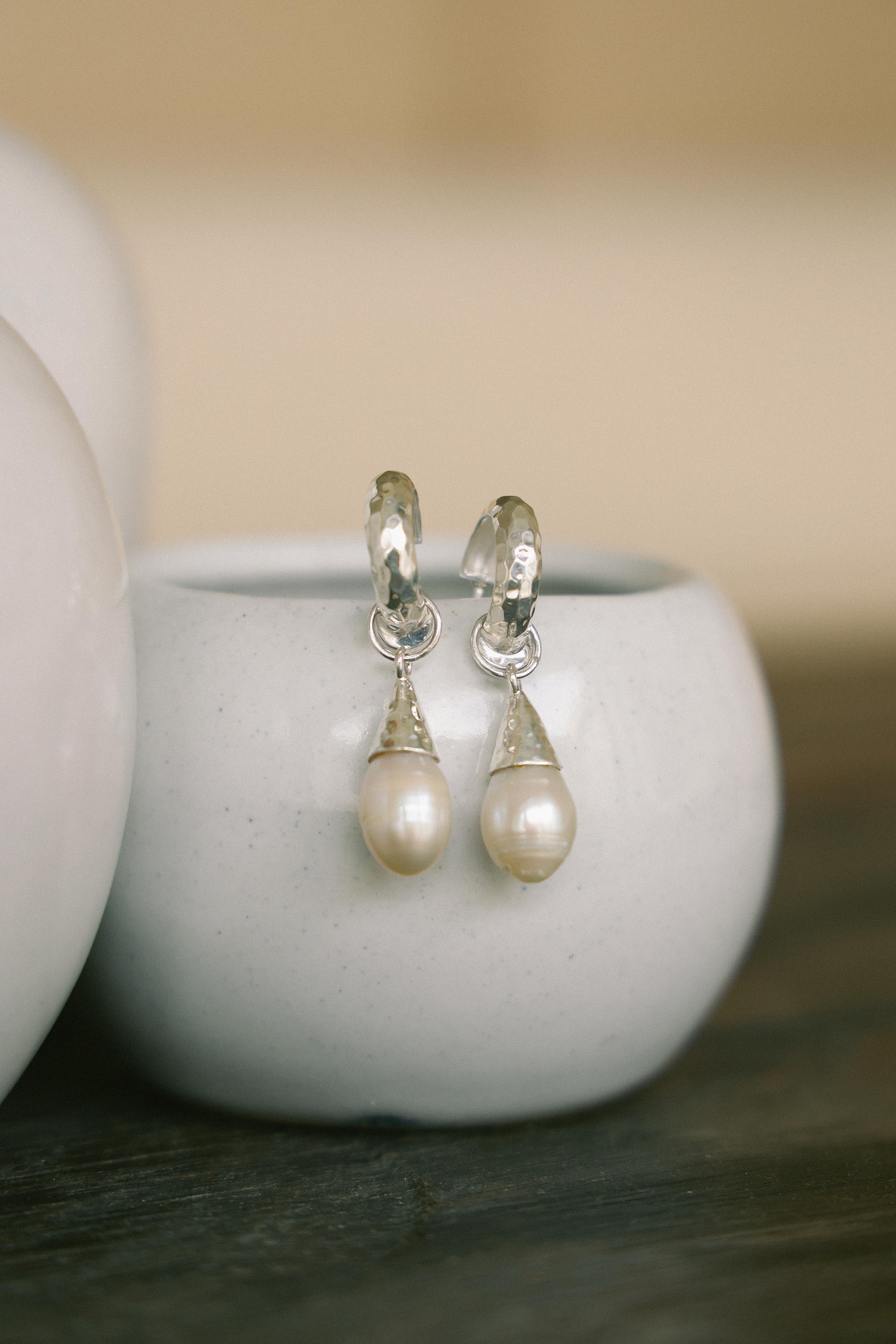 AROS HOOPS MADRE PERLA DE PLATA