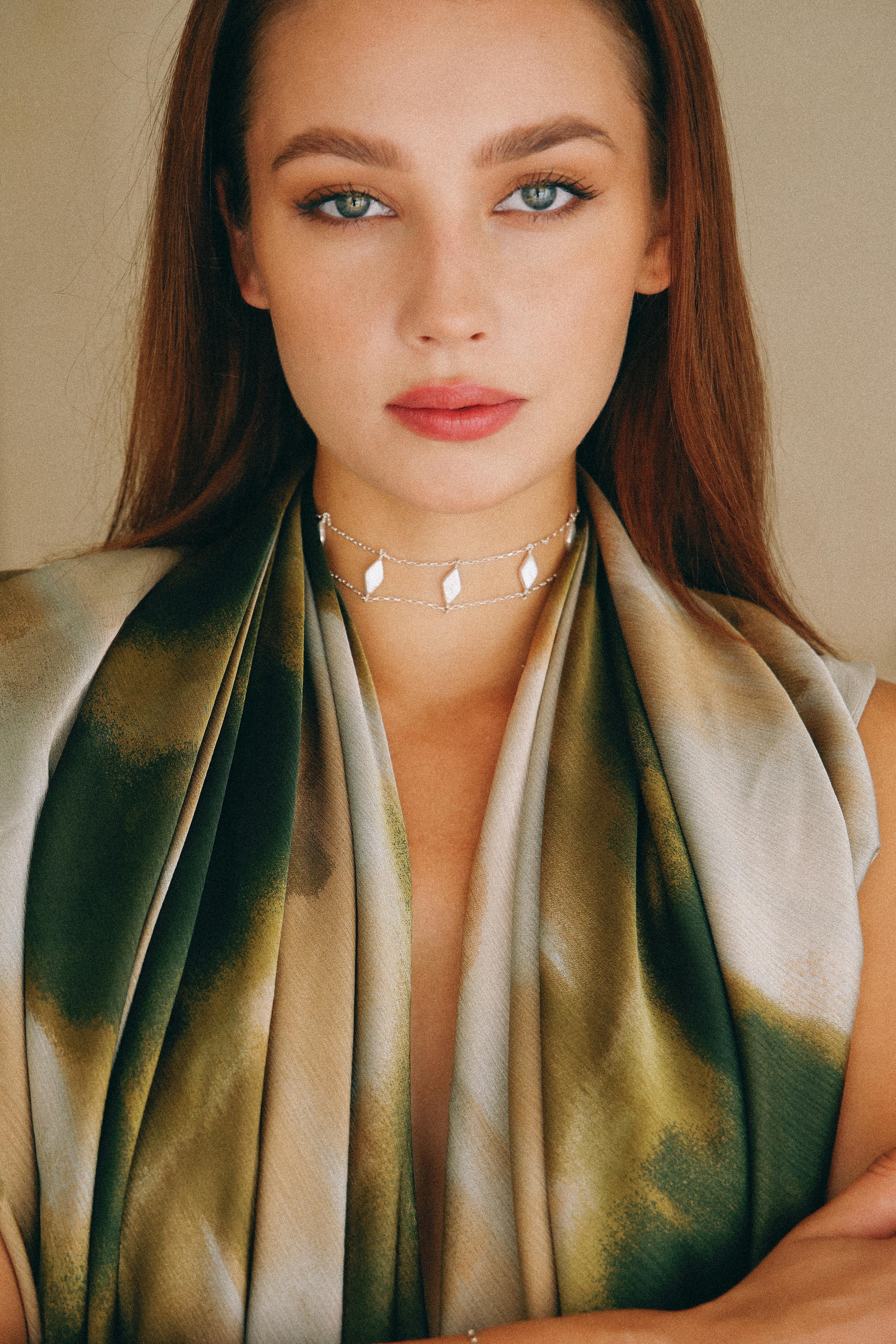 COLLAR CHOKER DE PLATA Y PERLAS ROMBO