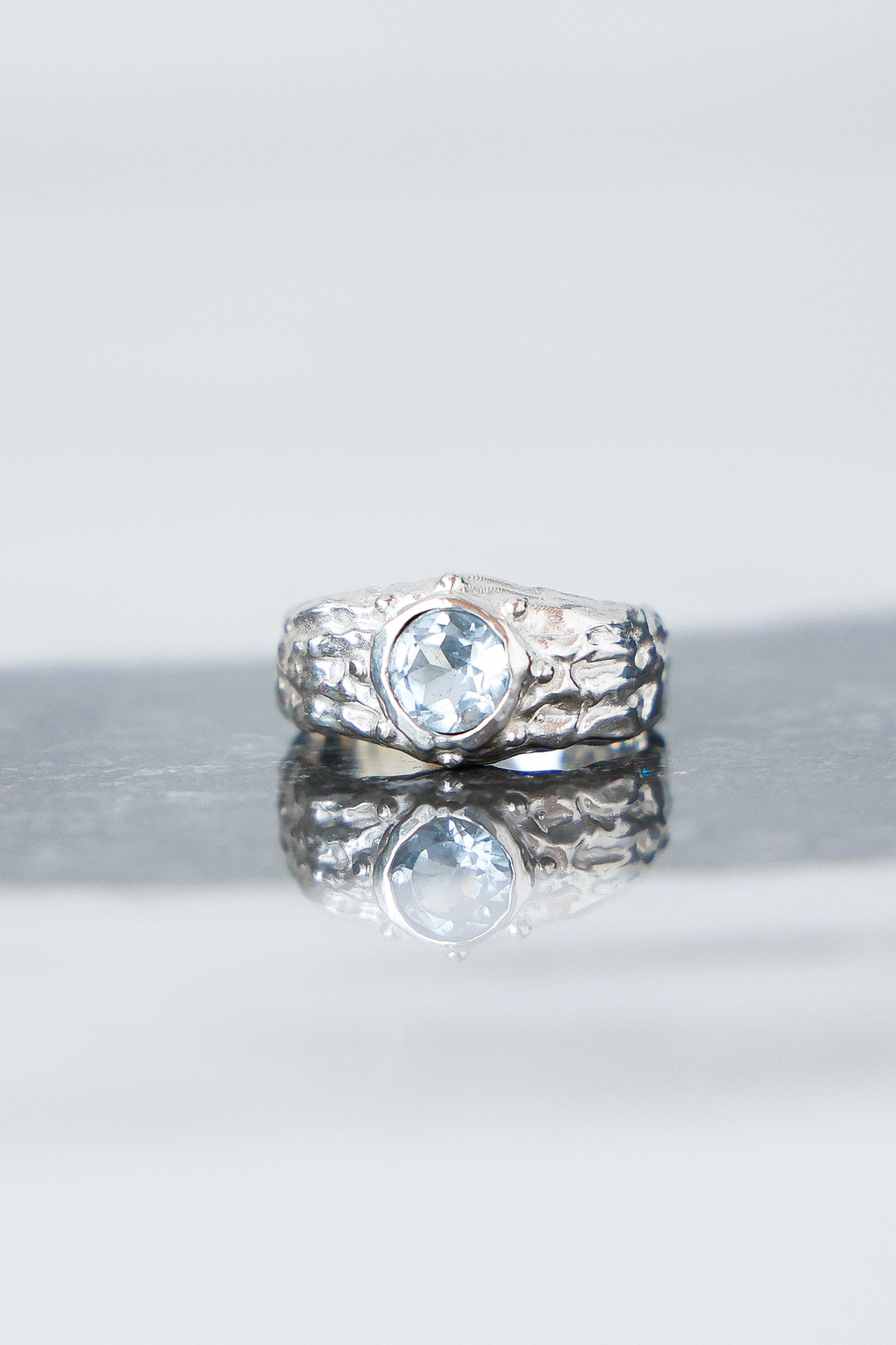 ANILLO SELES DE PLATA Y TOPACIO CELESTE