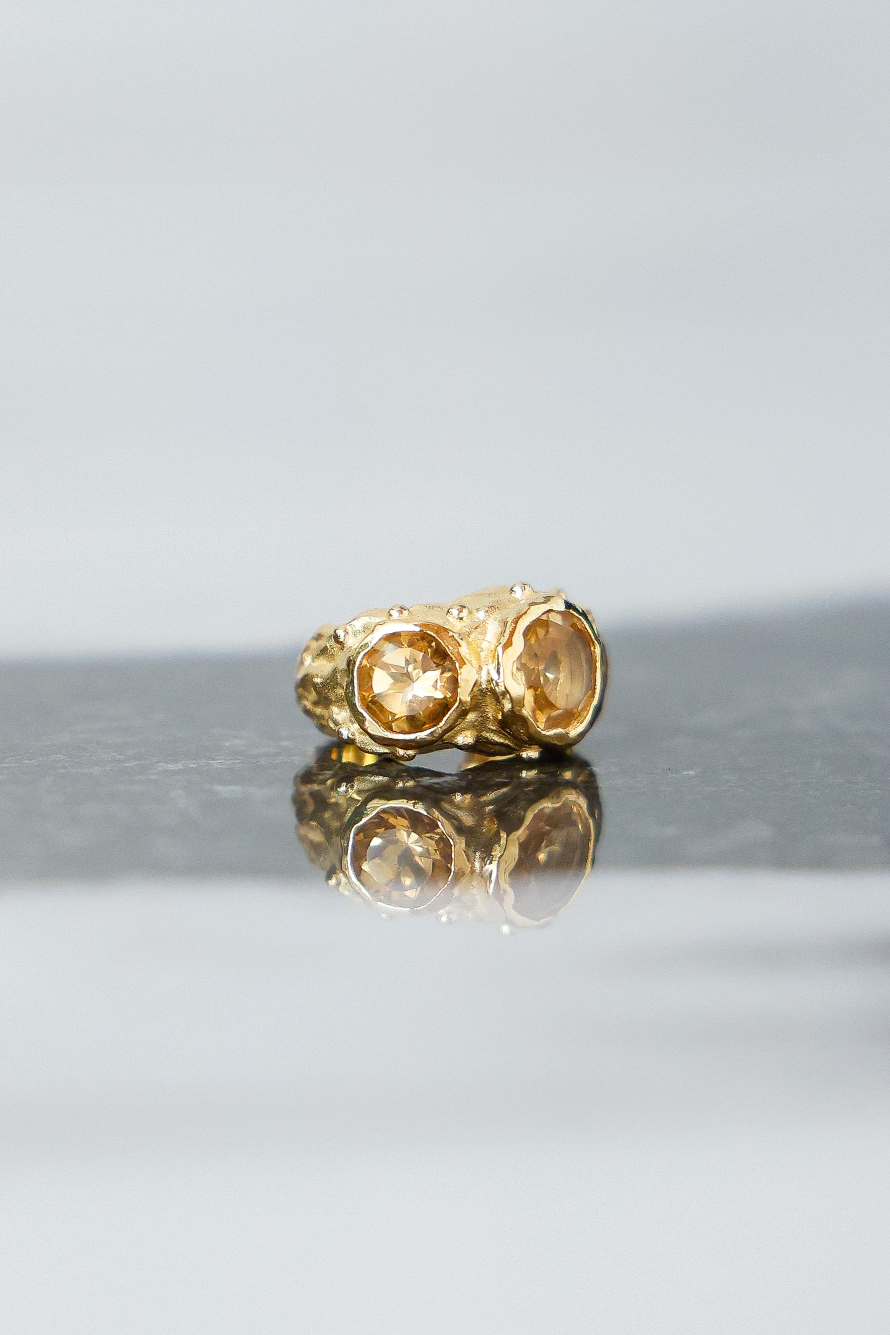 ARO EARCUFF SOLENE ORO Y CITRINO