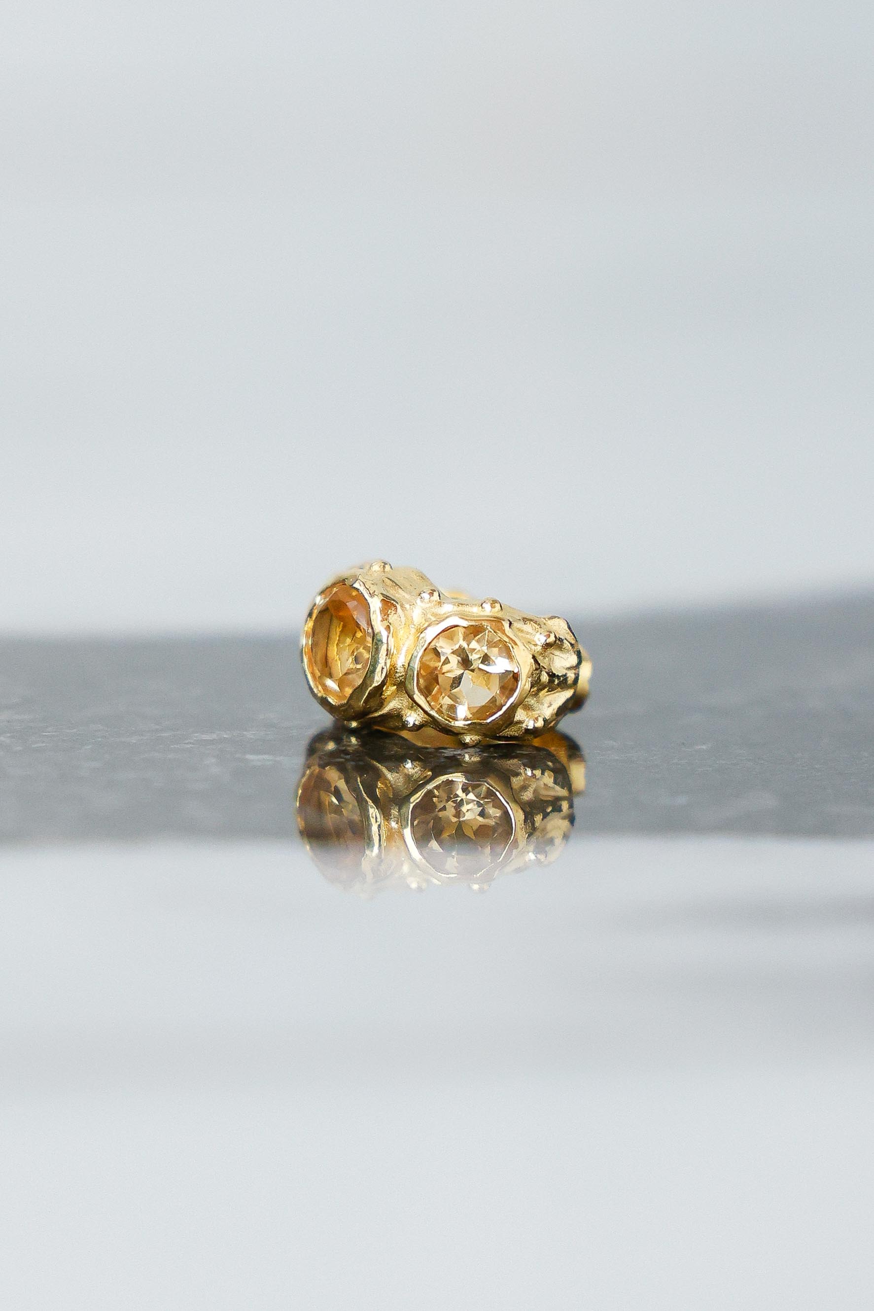 ARO EARCUFF SOLENE ORO Y CITRINO