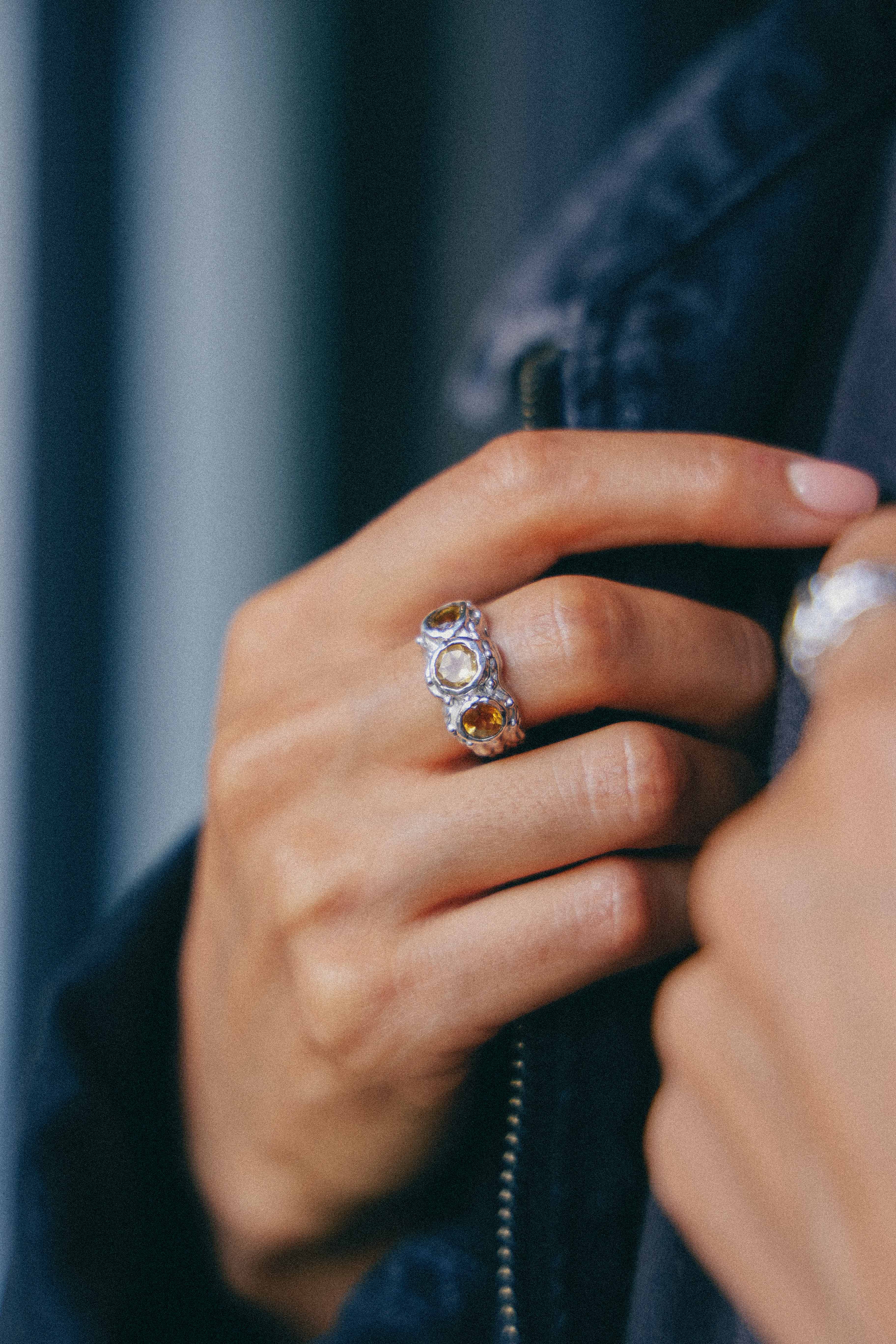 ANILLO SOLENE DE PLATA Y CITRINOS