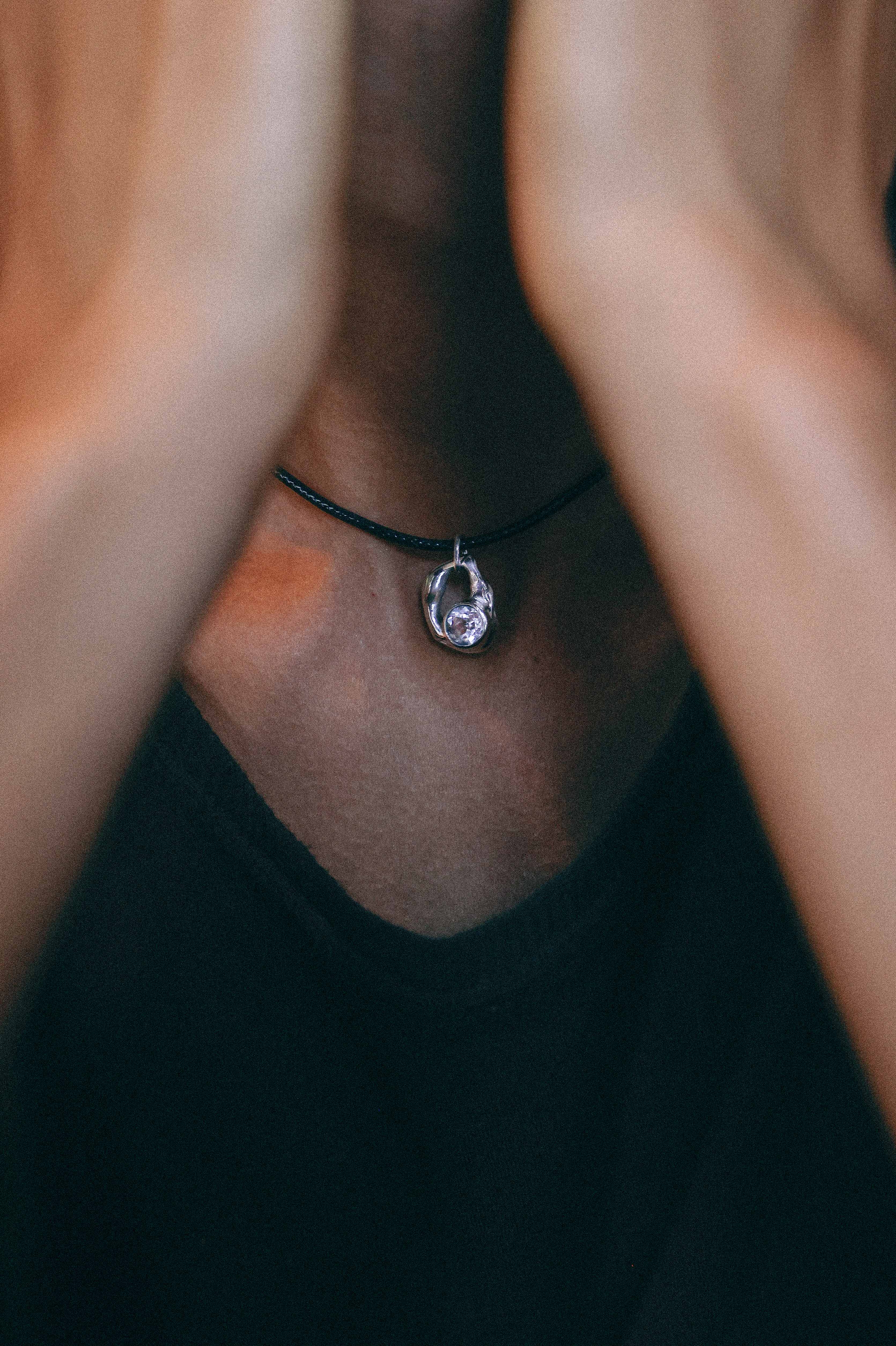 COLLAR SELES DE PLATA Y TOPACIO BLANCO