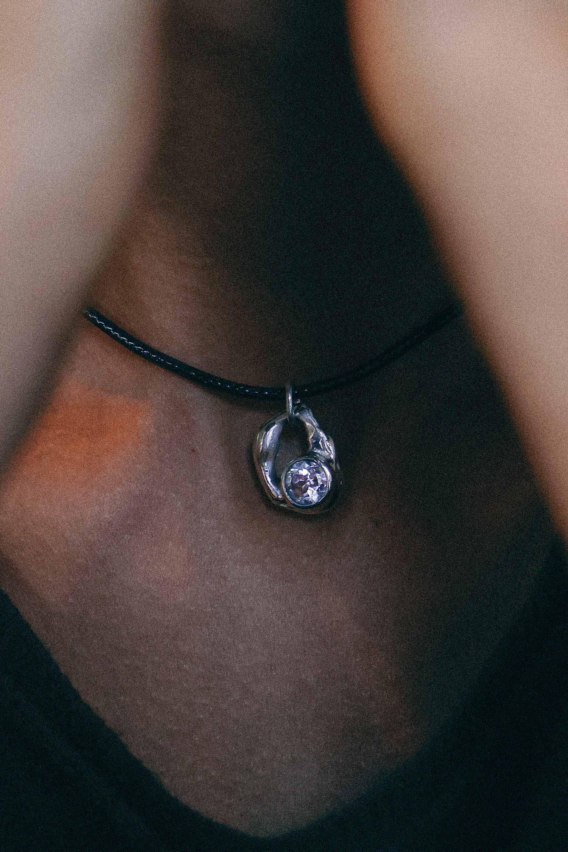 COLLAR SELES DE PLATA Y TOPACIO BLANCO