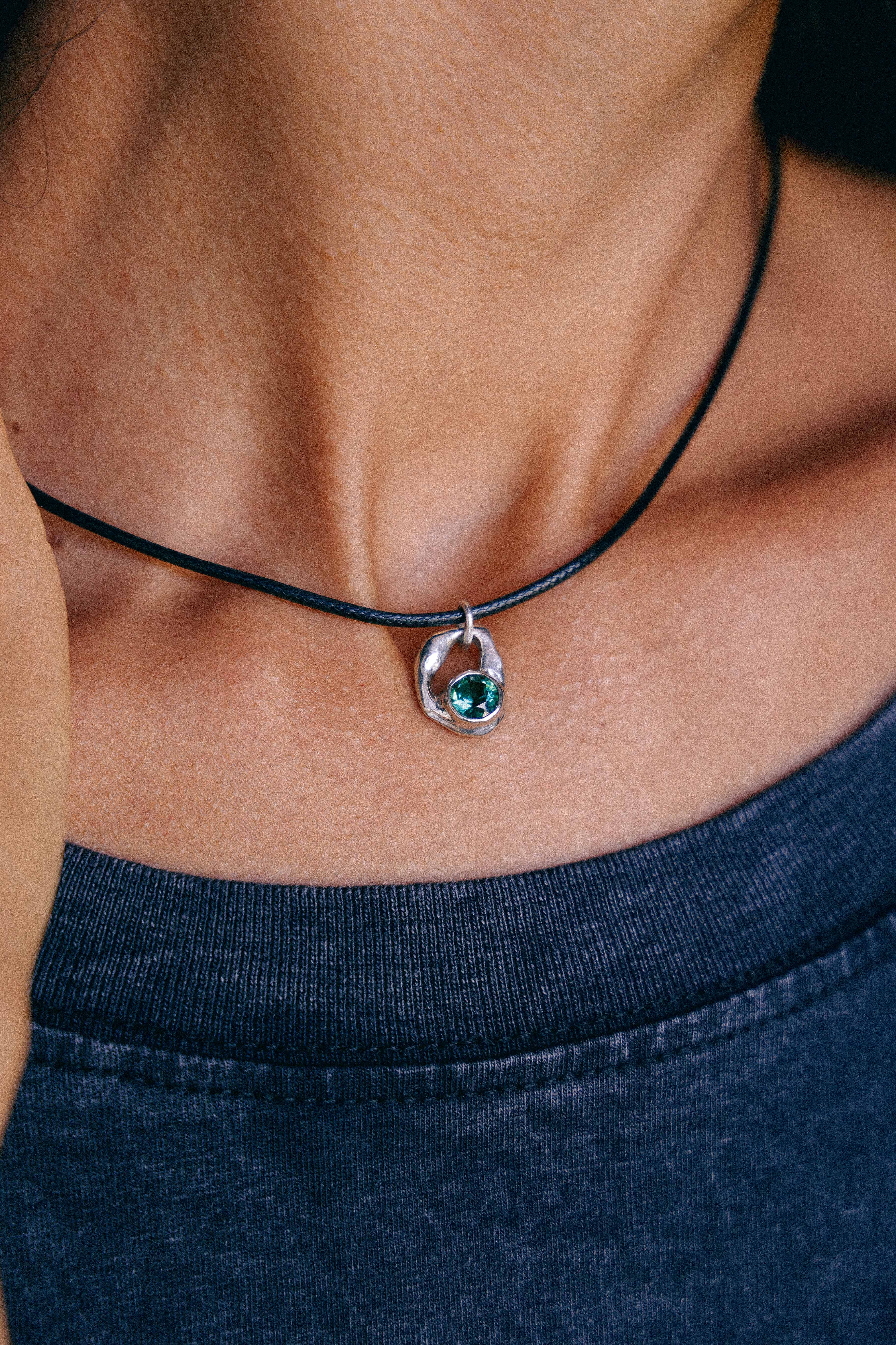 COLLAR SELES DE PLATA Y CUARZO VERDE