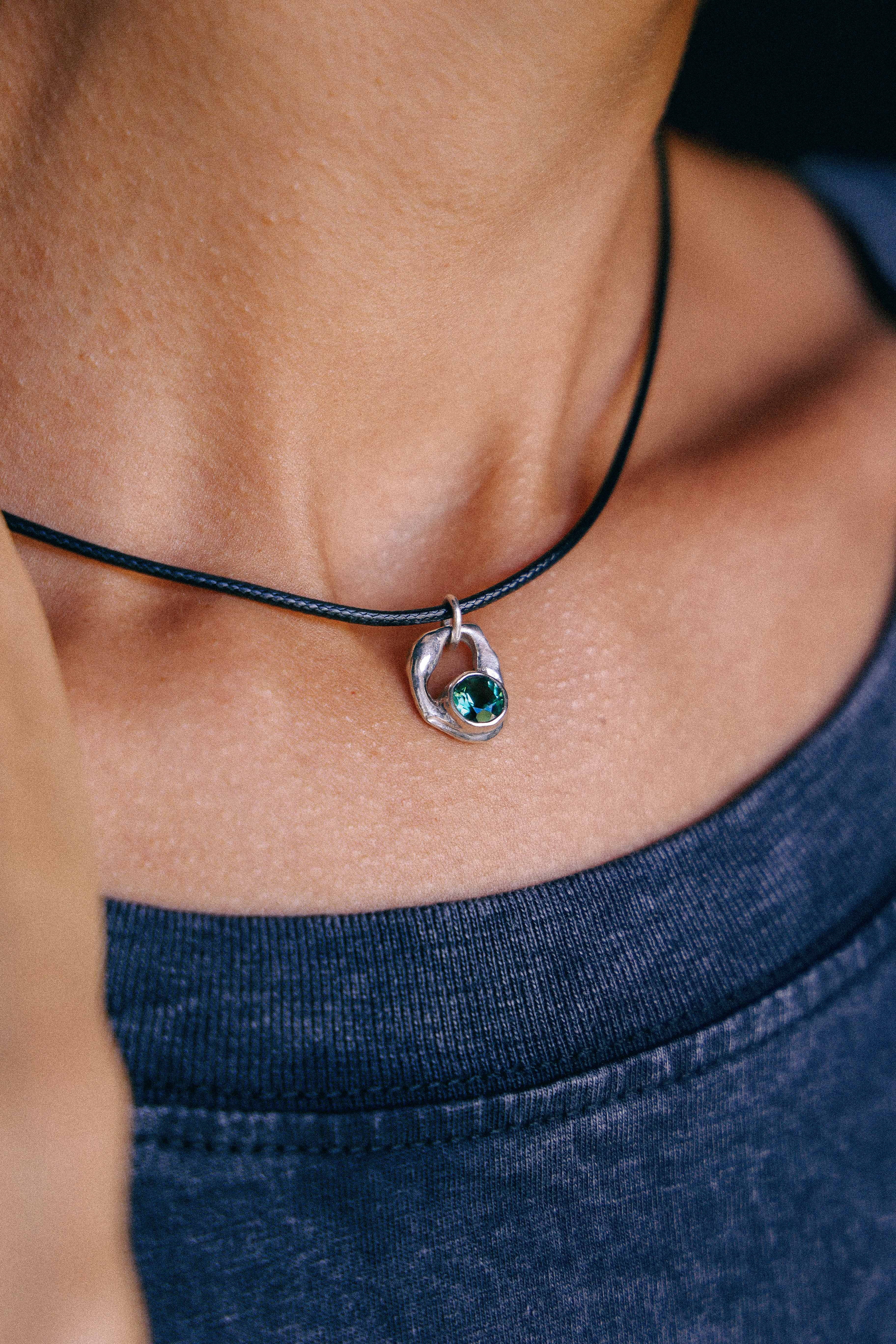 COLLAR SELES DE PLATA Y CUARZO VERDE