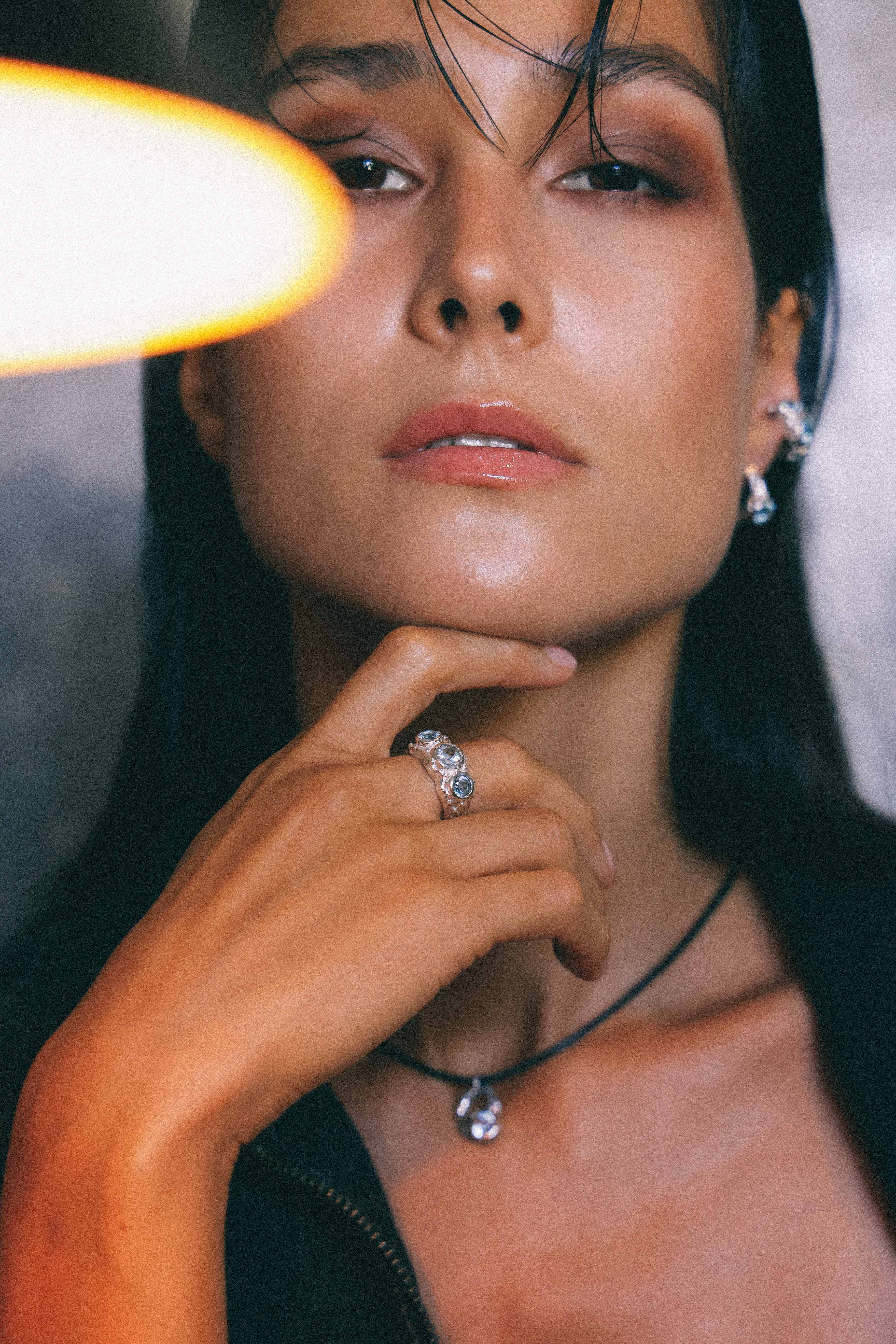 ANILLO SOLENE DE PLATA Y TOPACIOS CELESTES