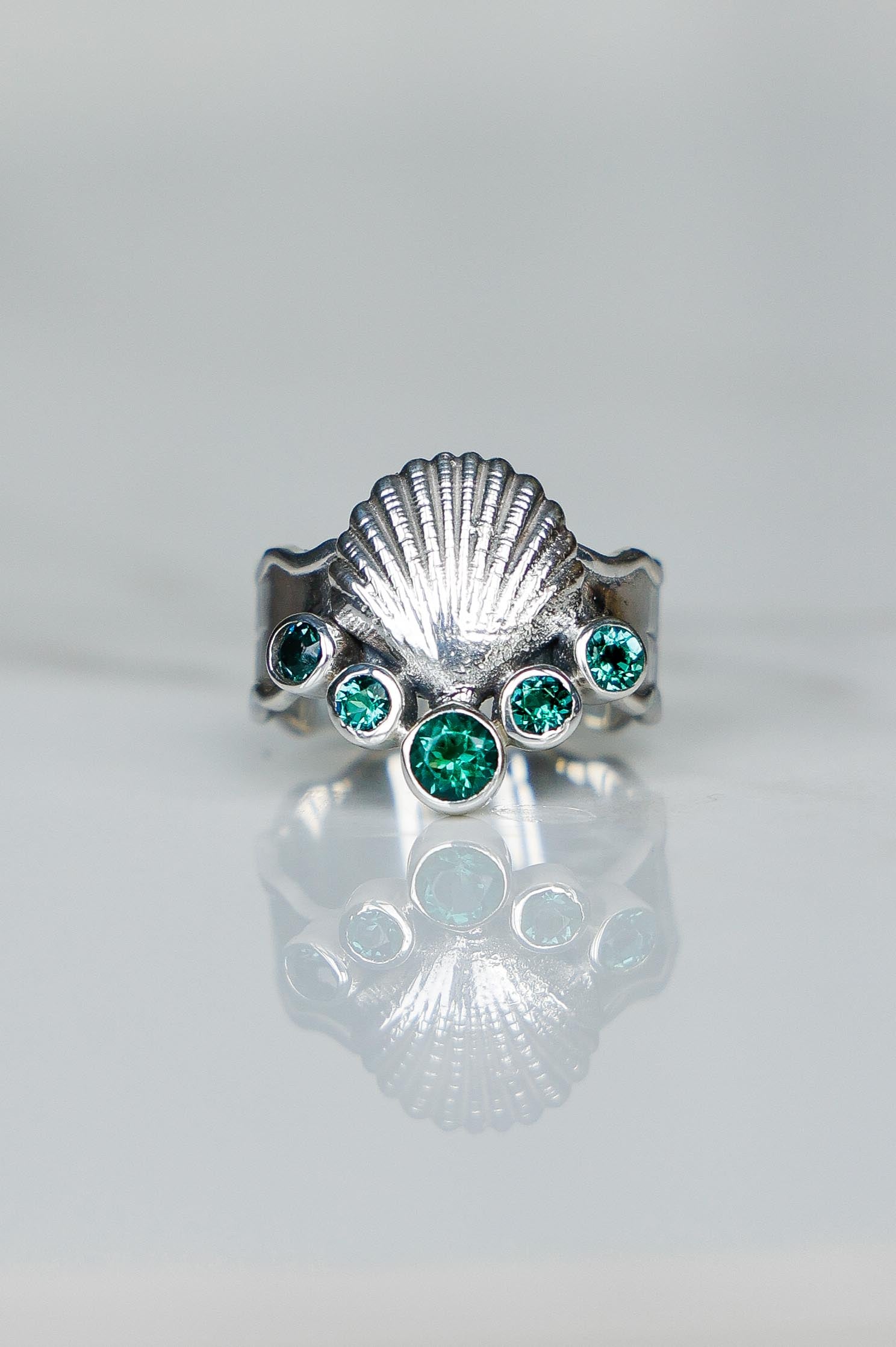 ANILLO CONMIISANKA DE PLATA DE CUARZO VERDE