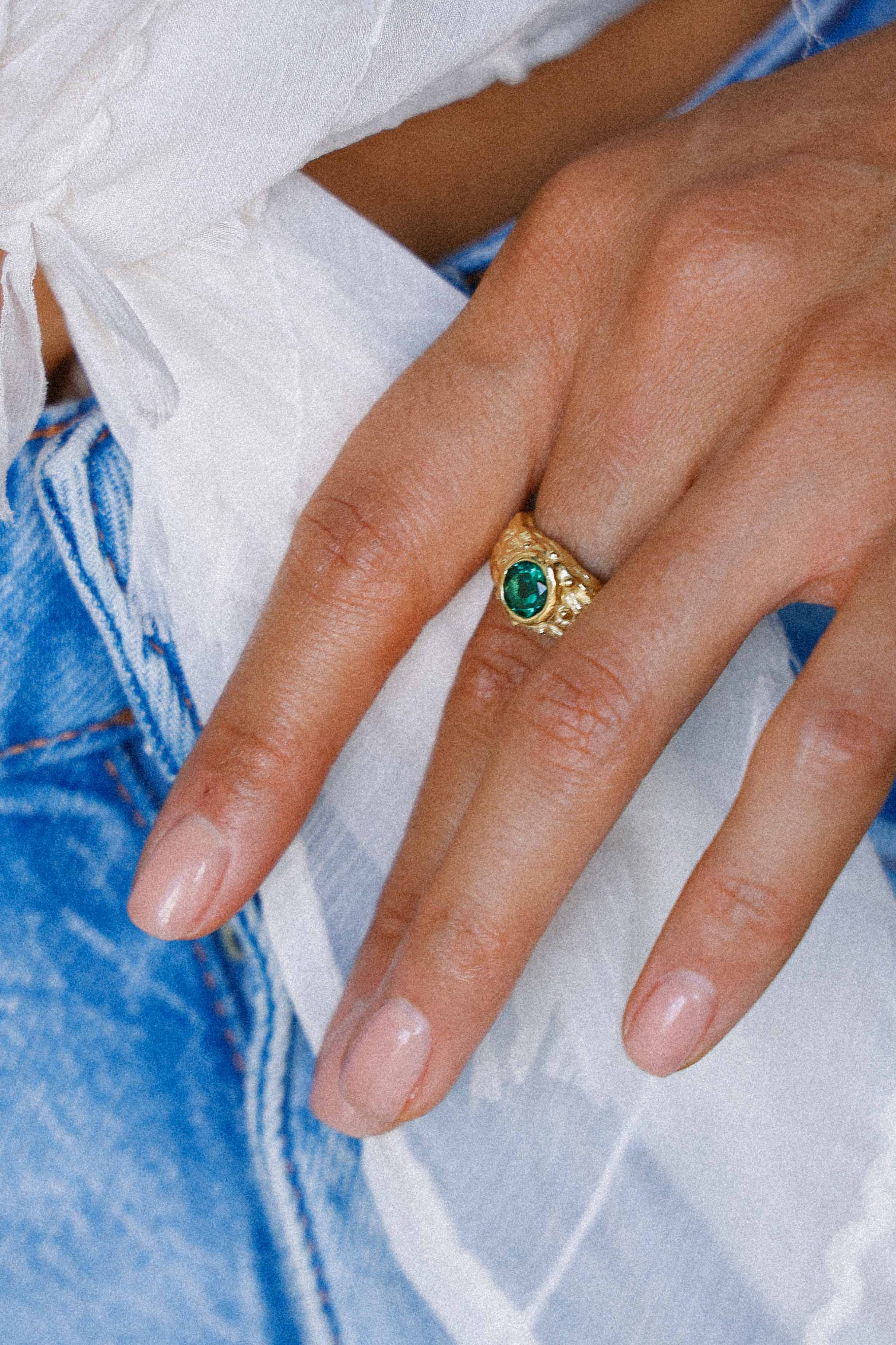 ANILLO SELES ORO PIEDRA CUARZO VERDE