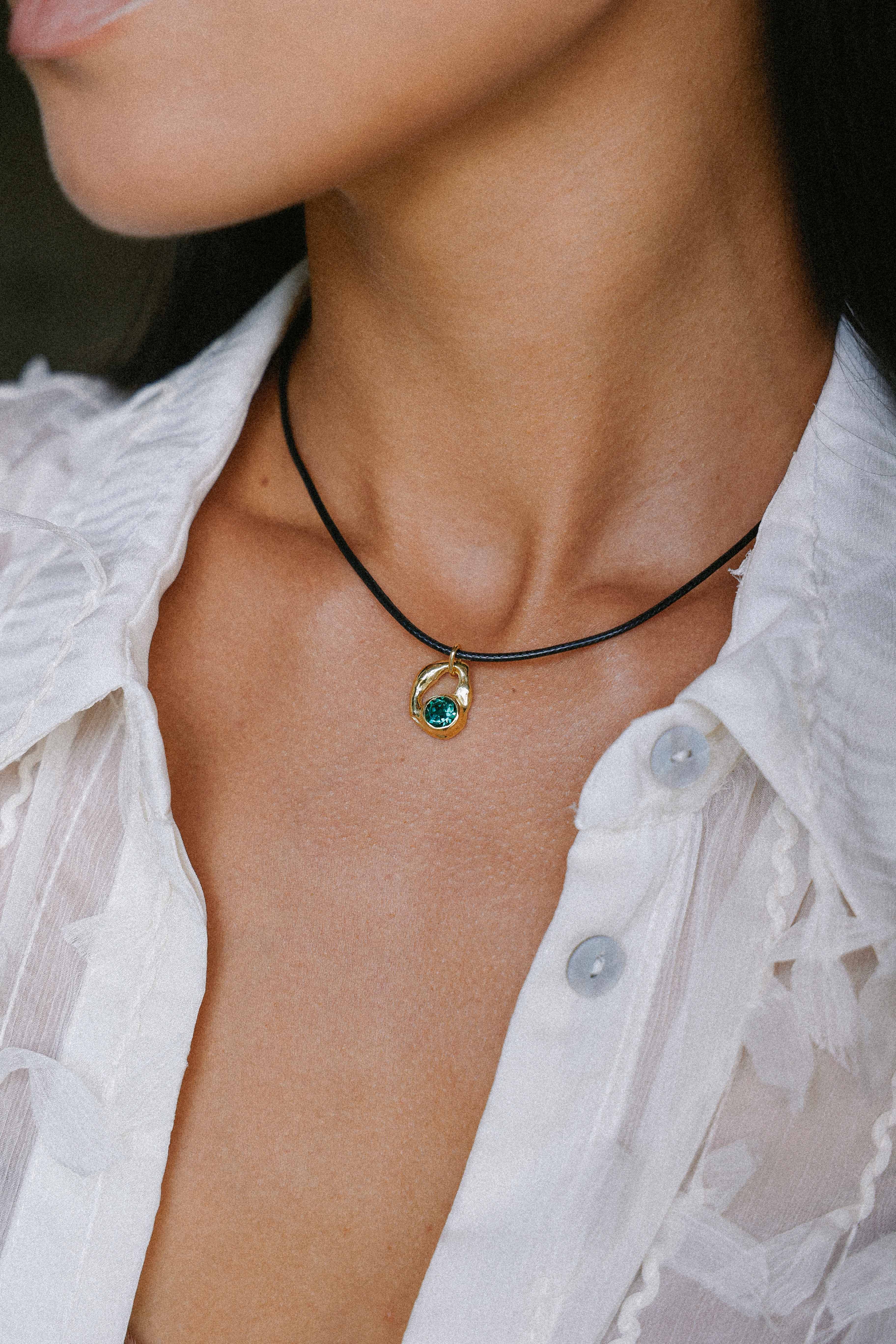 COLLAR SELES DE ORO Y CUARZO VERDE