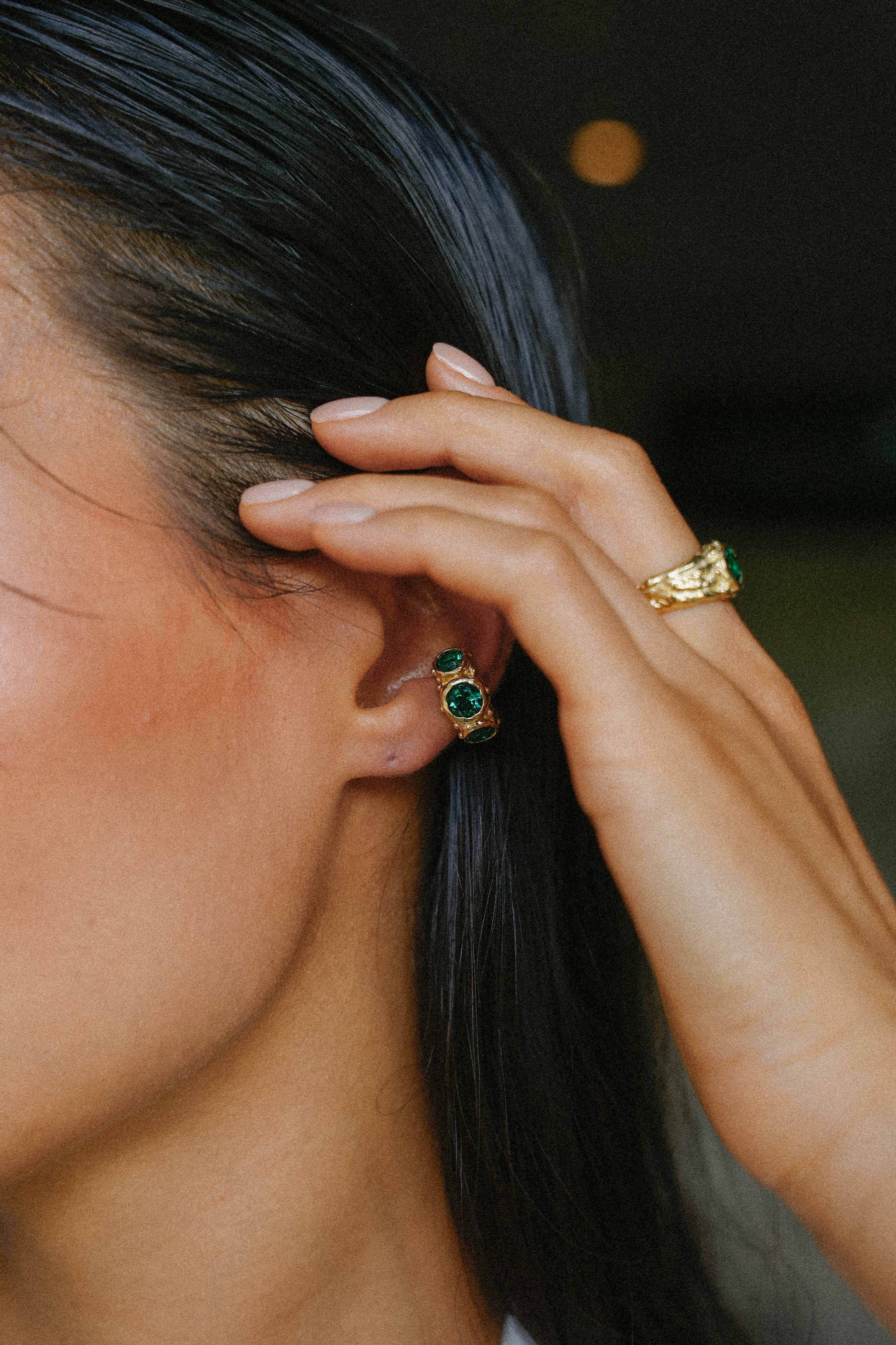 ARO EARCUFF SOLENE ORO Y CUARZO VERDE