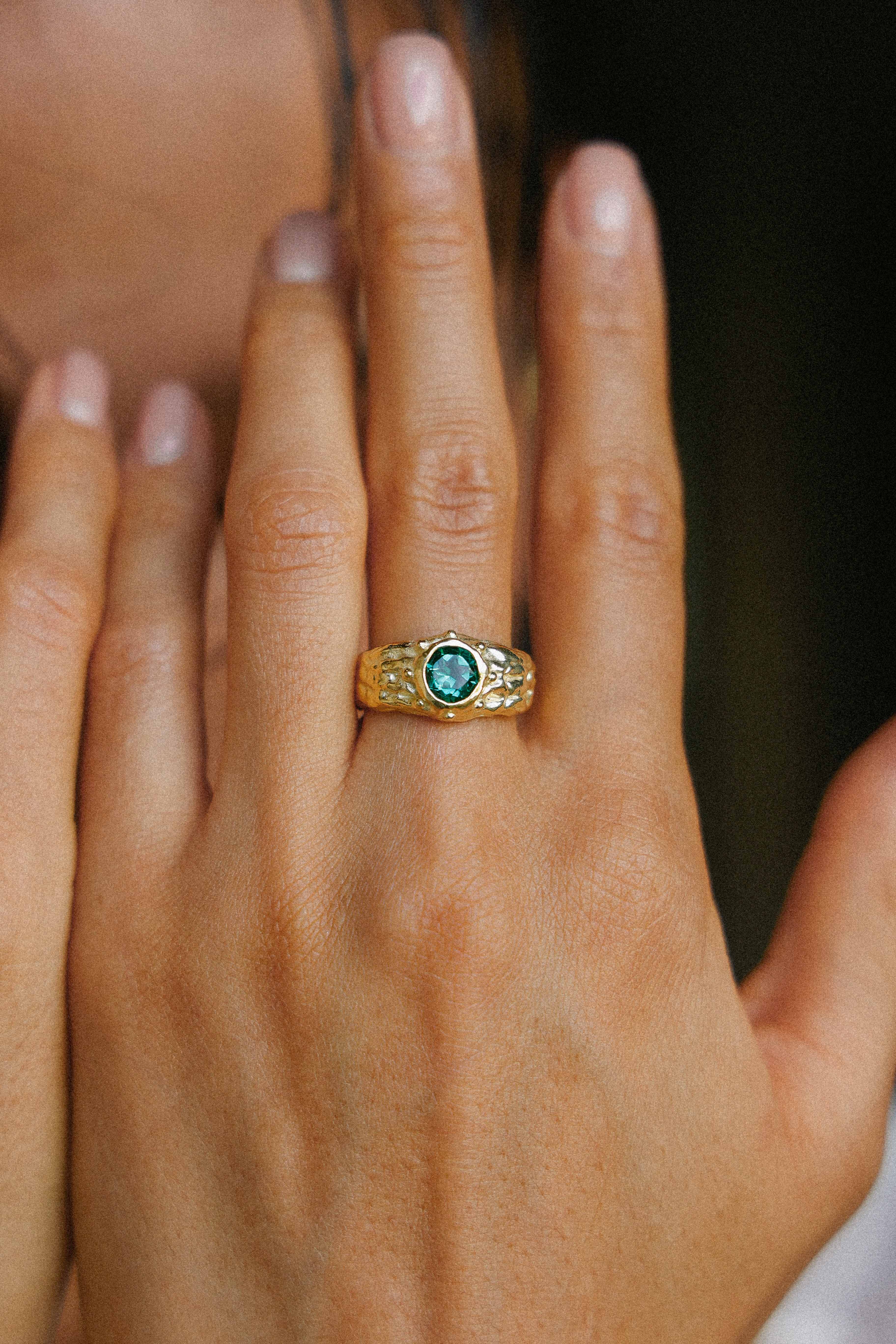 ANILLO SELES ORO PIEDRA CUARZO VERDE