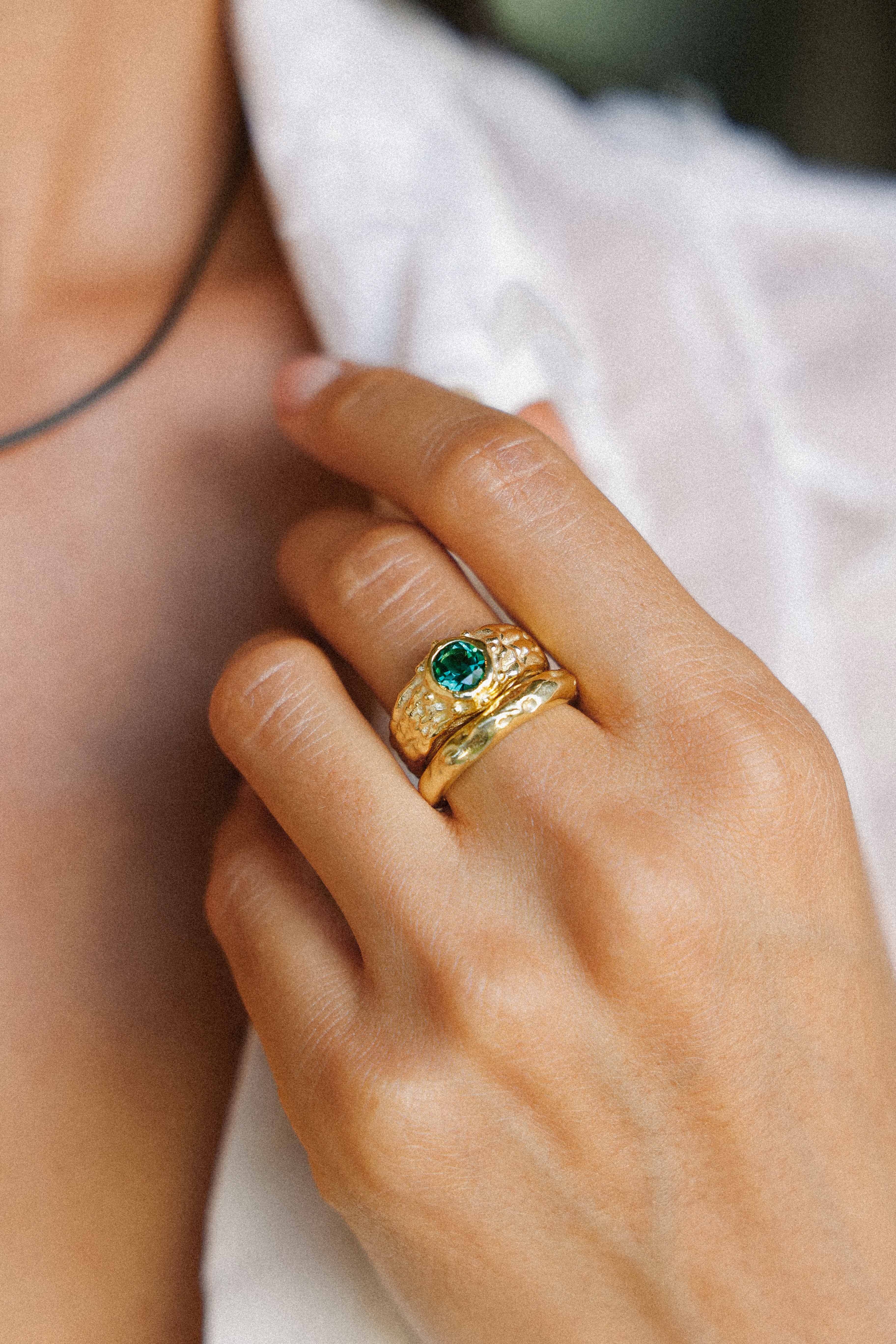 ANILLO SELES ORO PIEDRA CUARZO VERDE