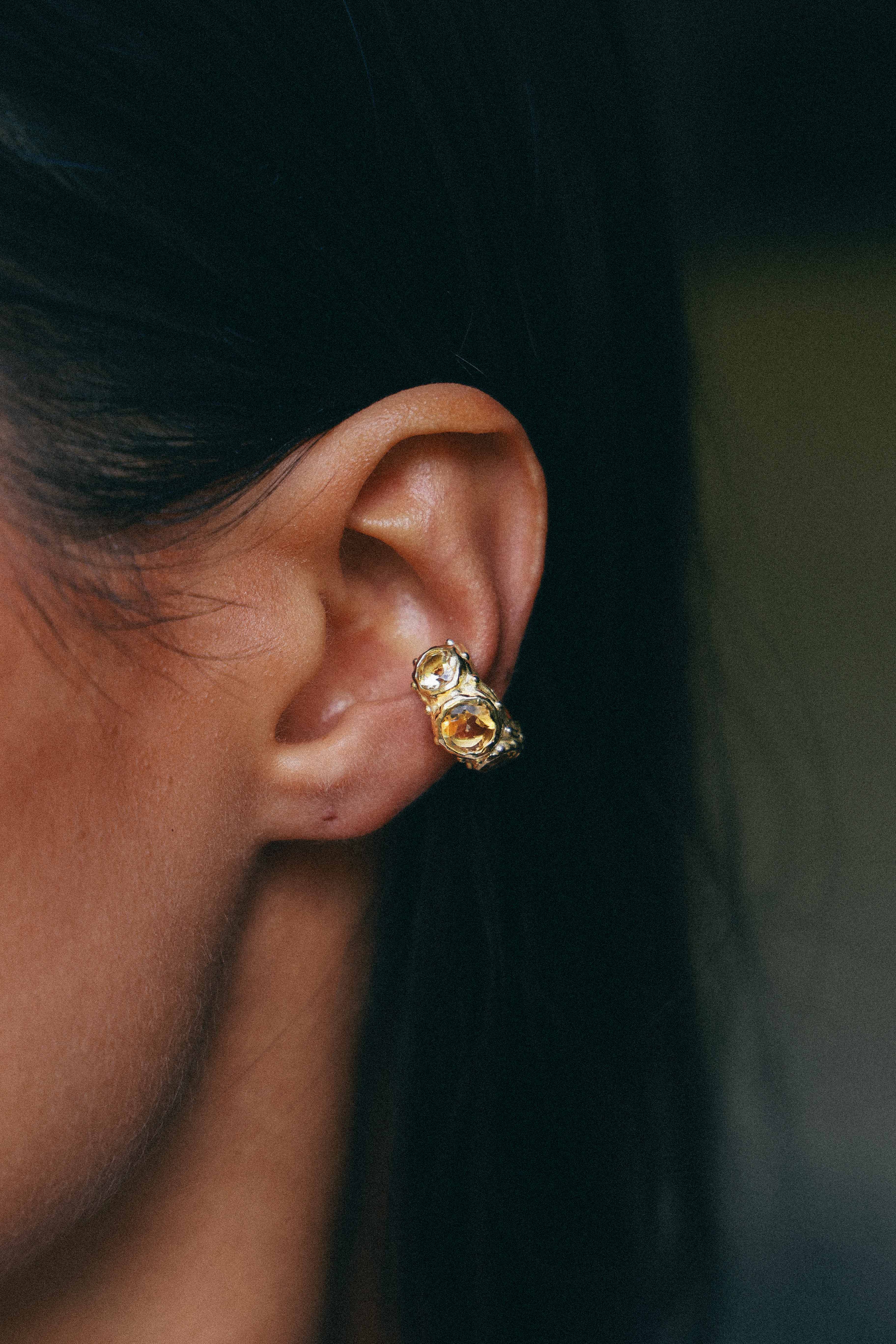 ARO EARCUFF SOLENE ORO Y CITRINO