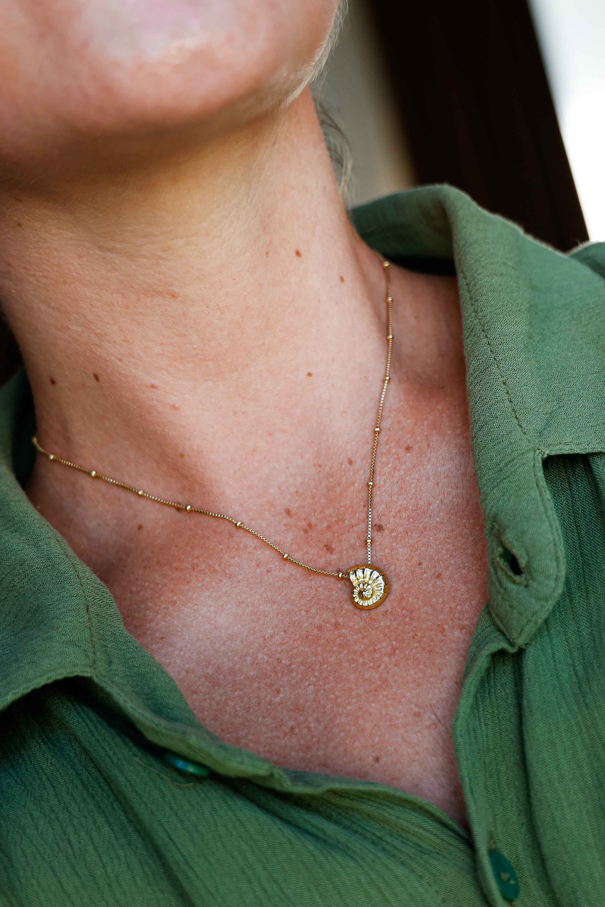 COLLAR CARACOLA GOLD