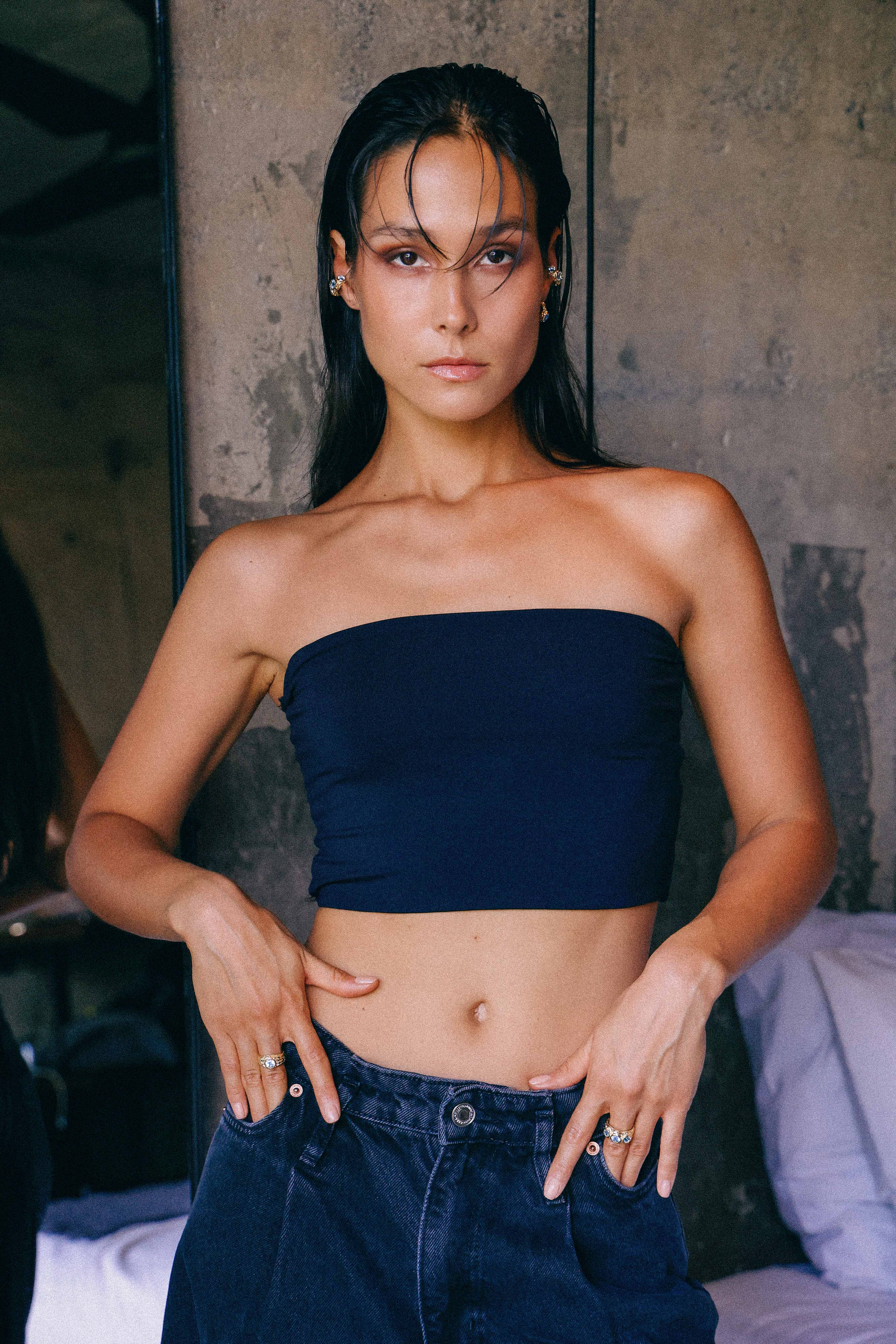 ARO EARCUFF SOLENE ORO Y TOPACIO CELESTE