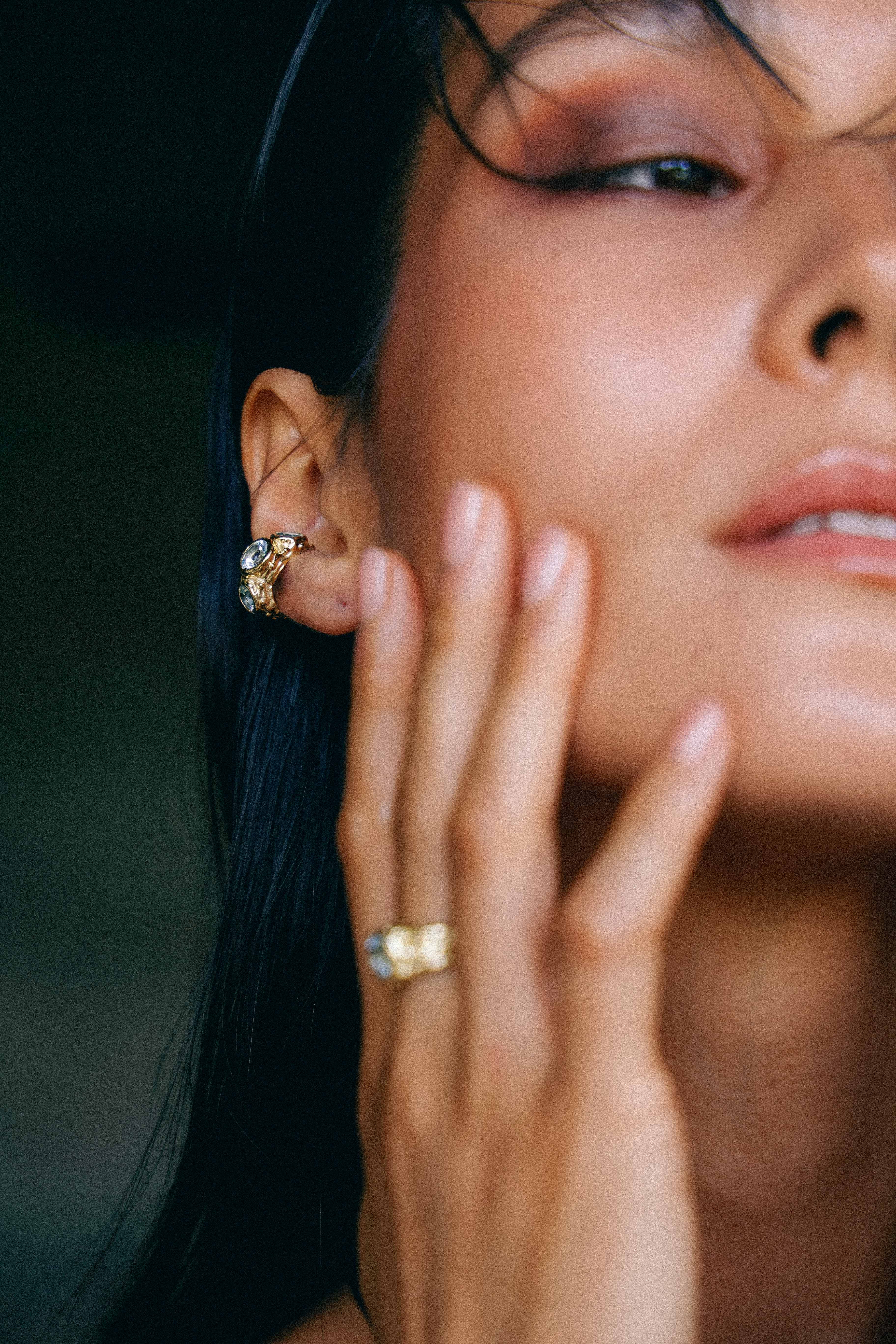 ANILLO SELES ORO Y TOPACIO CELESTE