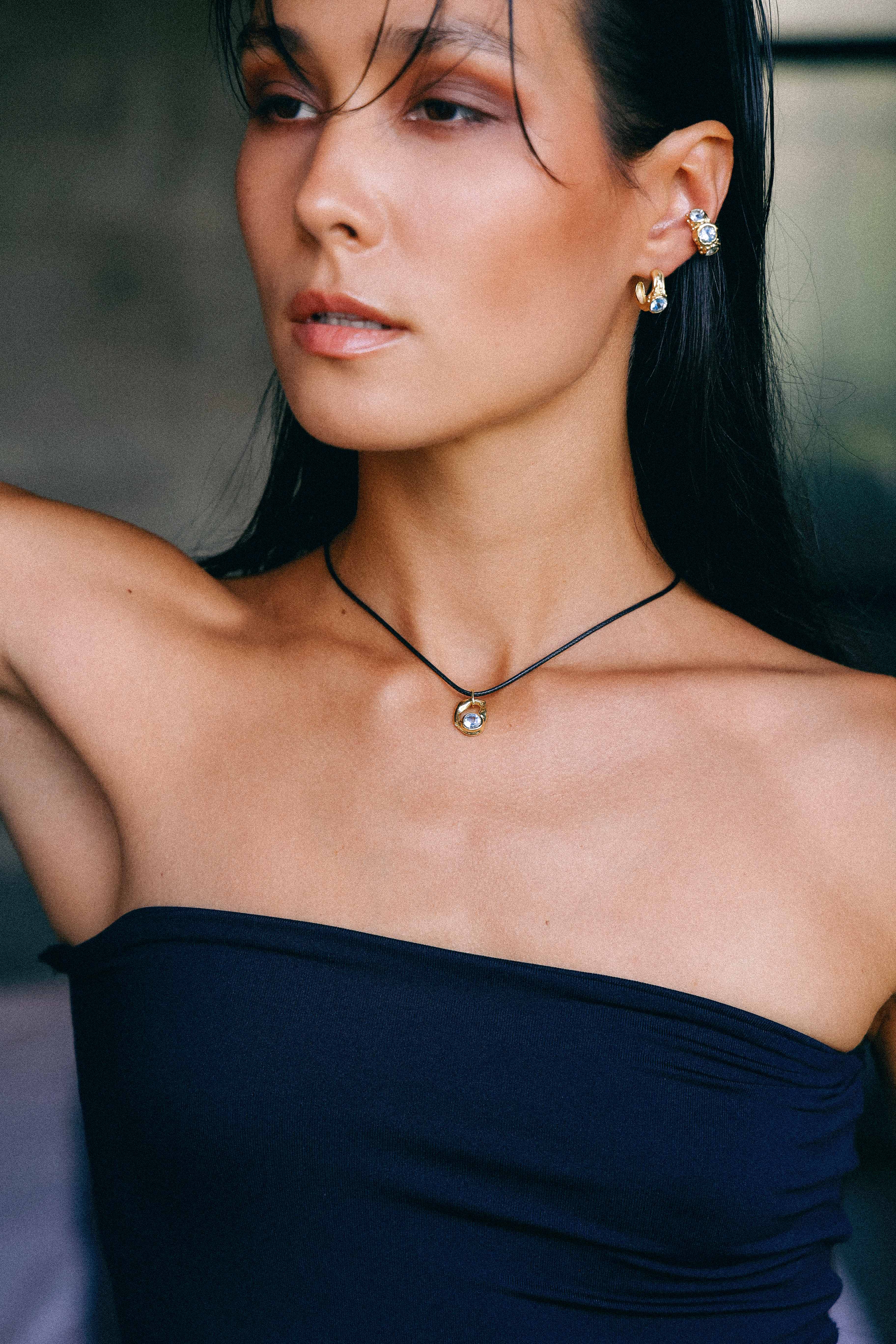 COLLAR SELES ORO Y TOPACIO CELESTE