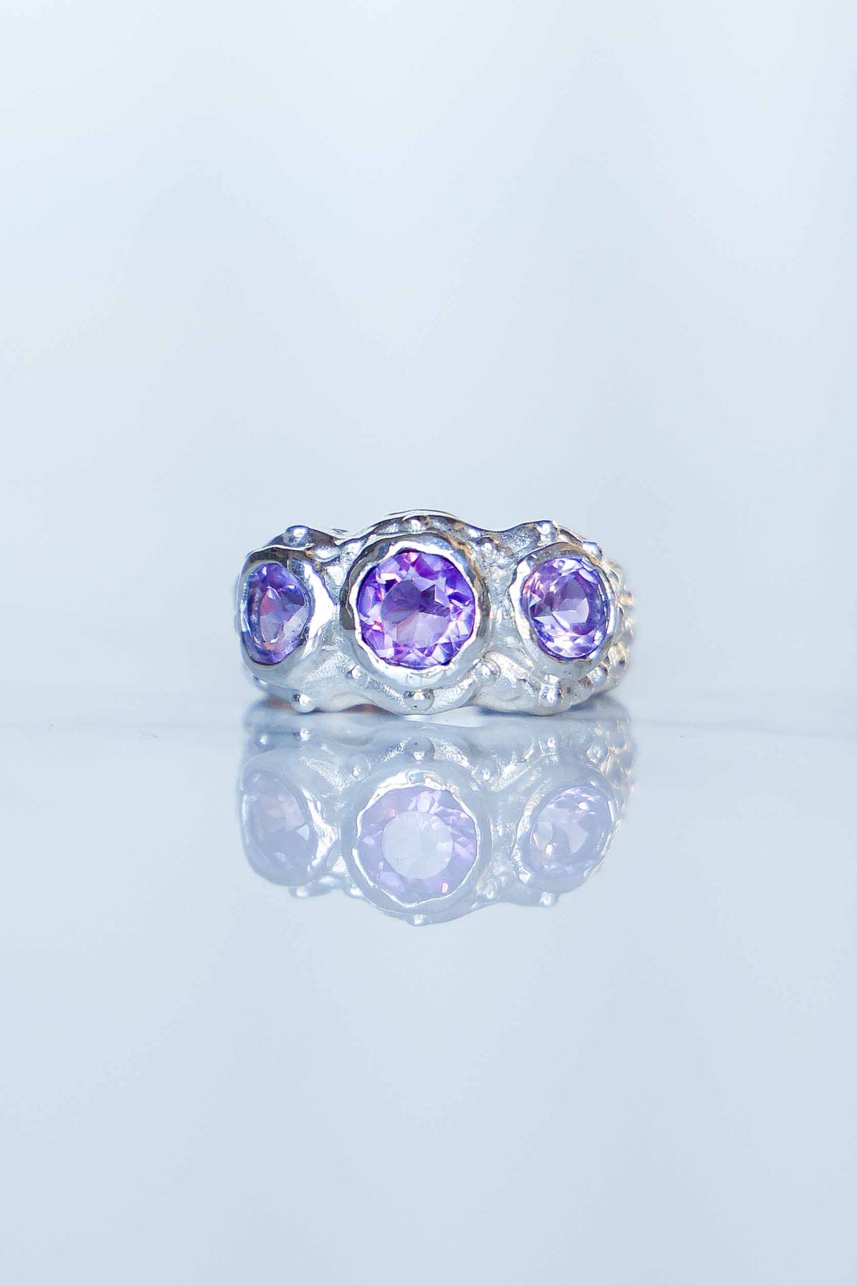 ANILLO SOLENE DE PLATA Y AMATISTAS