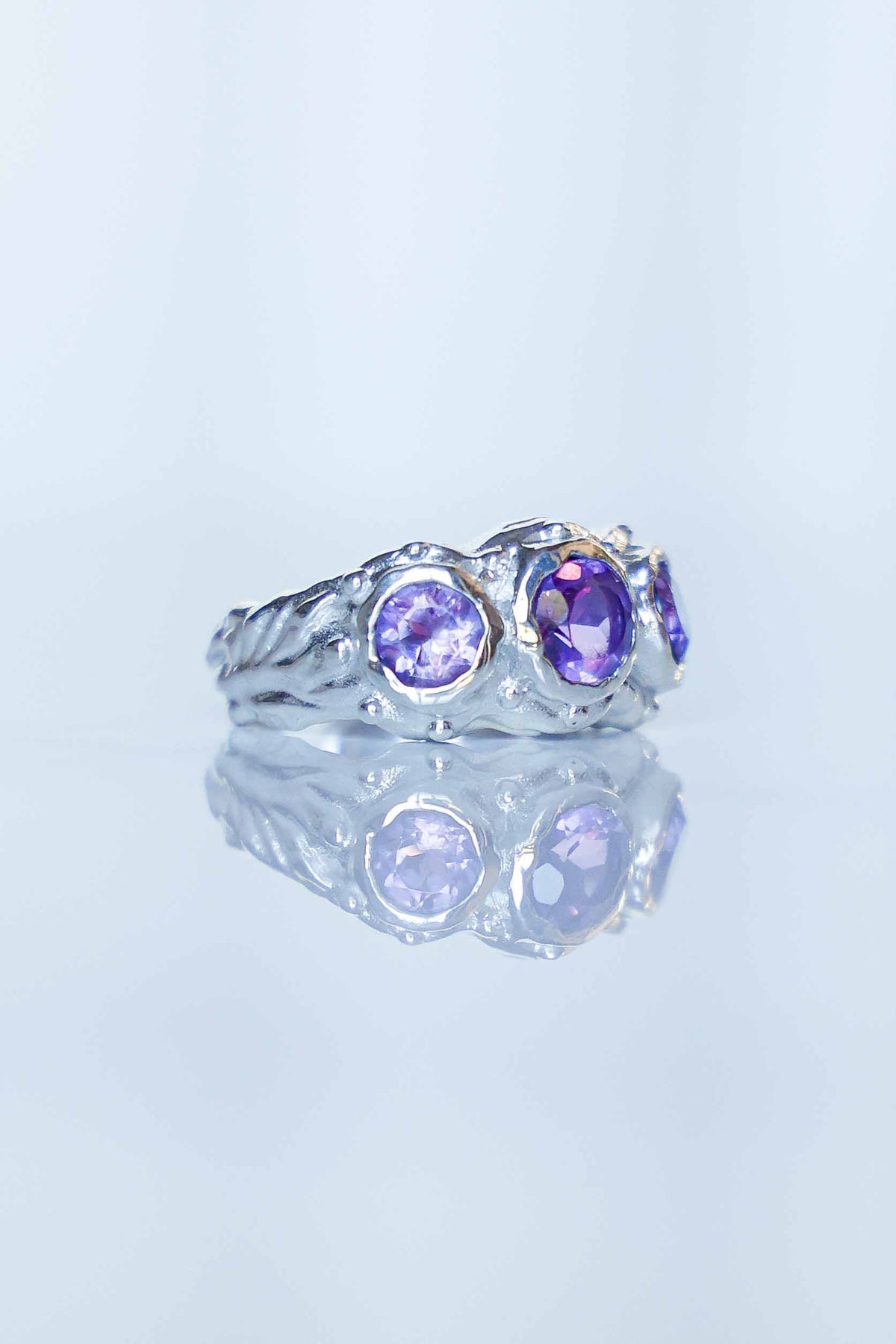 ANILLO SOLENE DE PLATA Y AMATISTAS