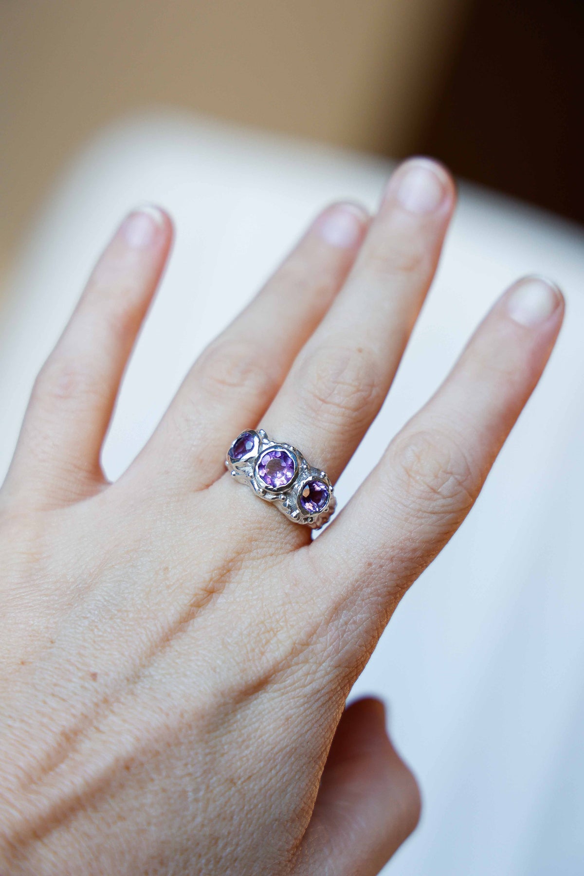 ANILLO SOLENE DE PLATA Y AMATISTAS