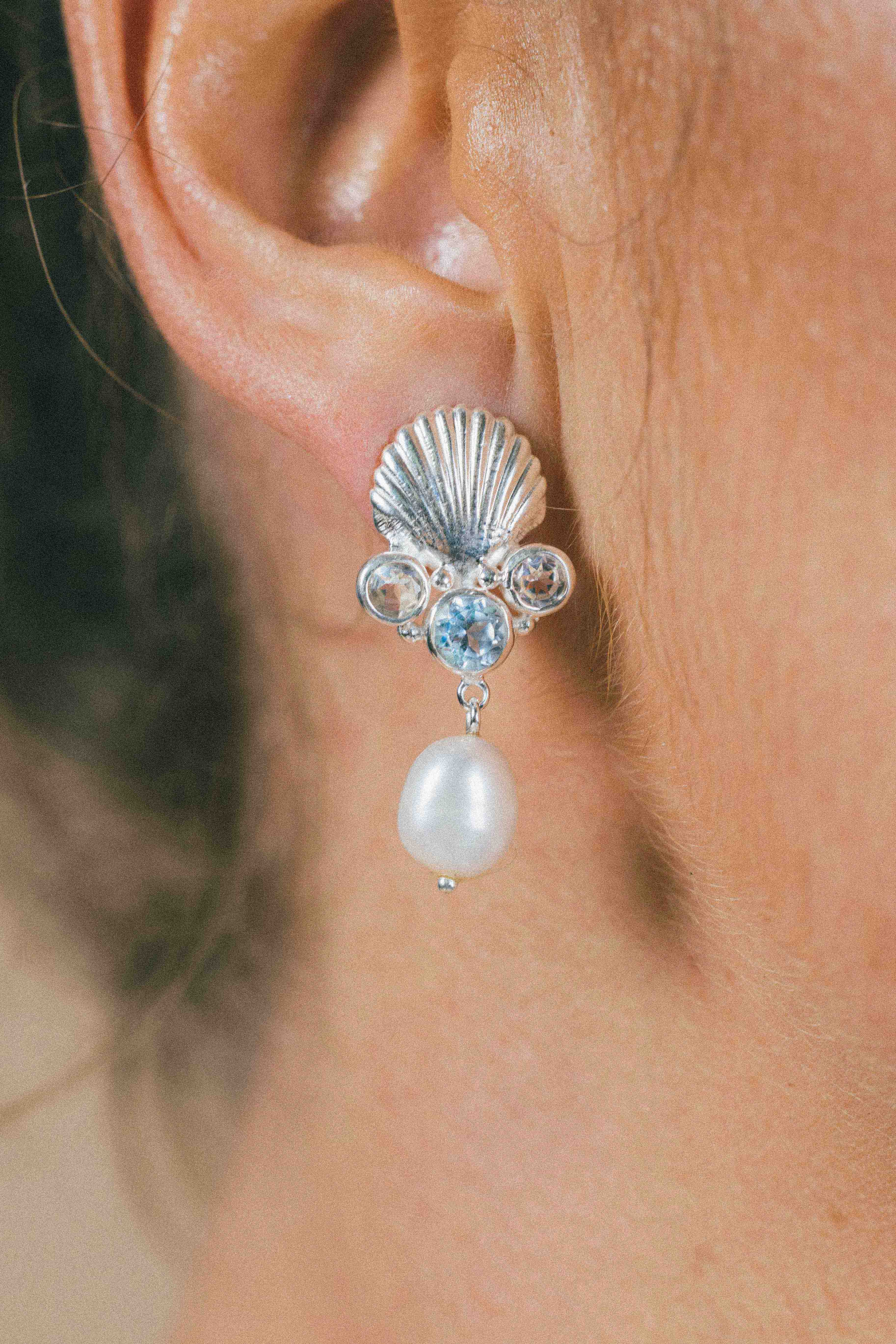 AROS CONMIISANKA DE PLATA DE TOPACIO BLANCO Y CELESTE