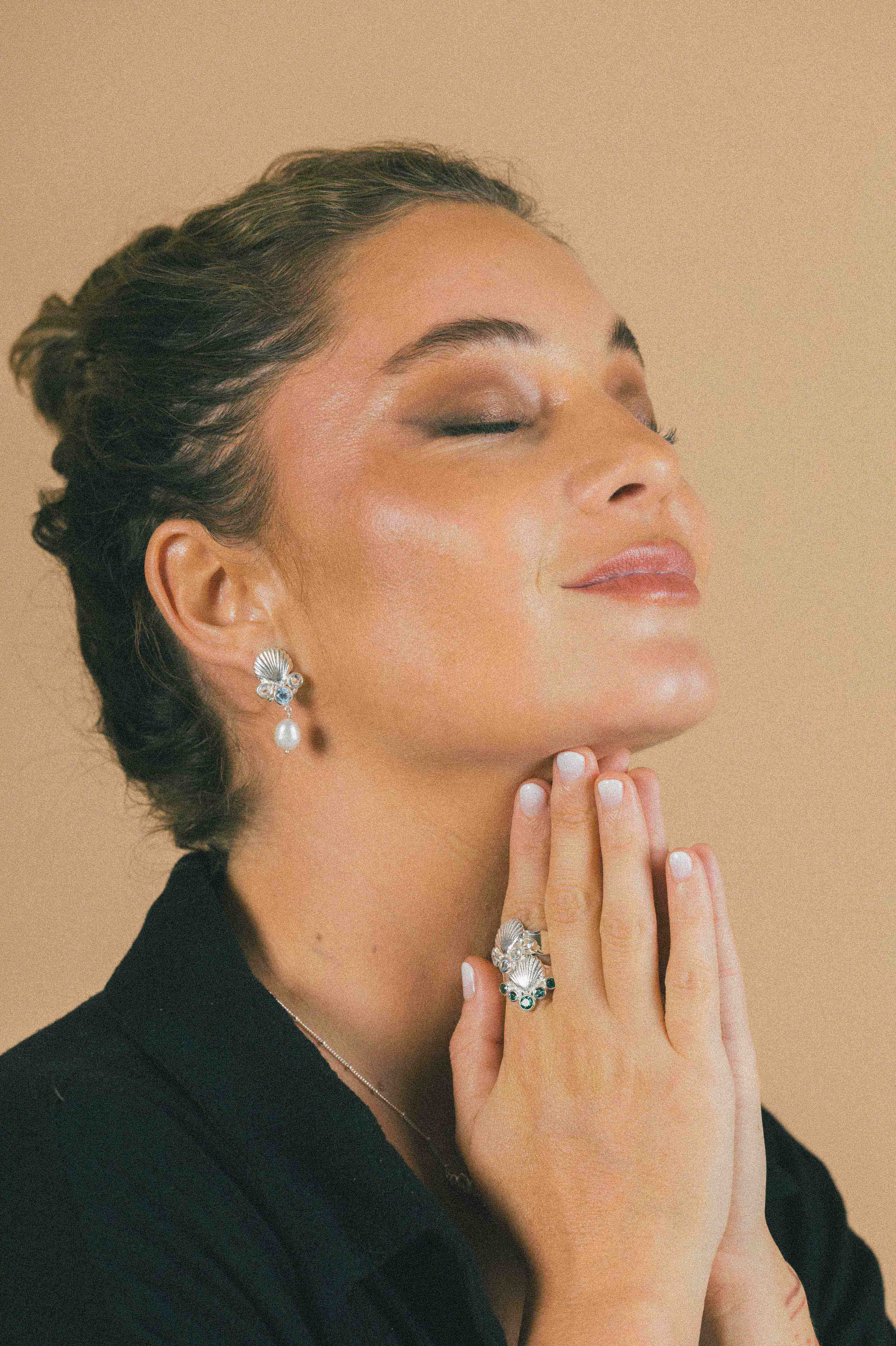 AROS CONMIISANKA DE PLATA DE TOPACIO BLANCO Y CELESTE